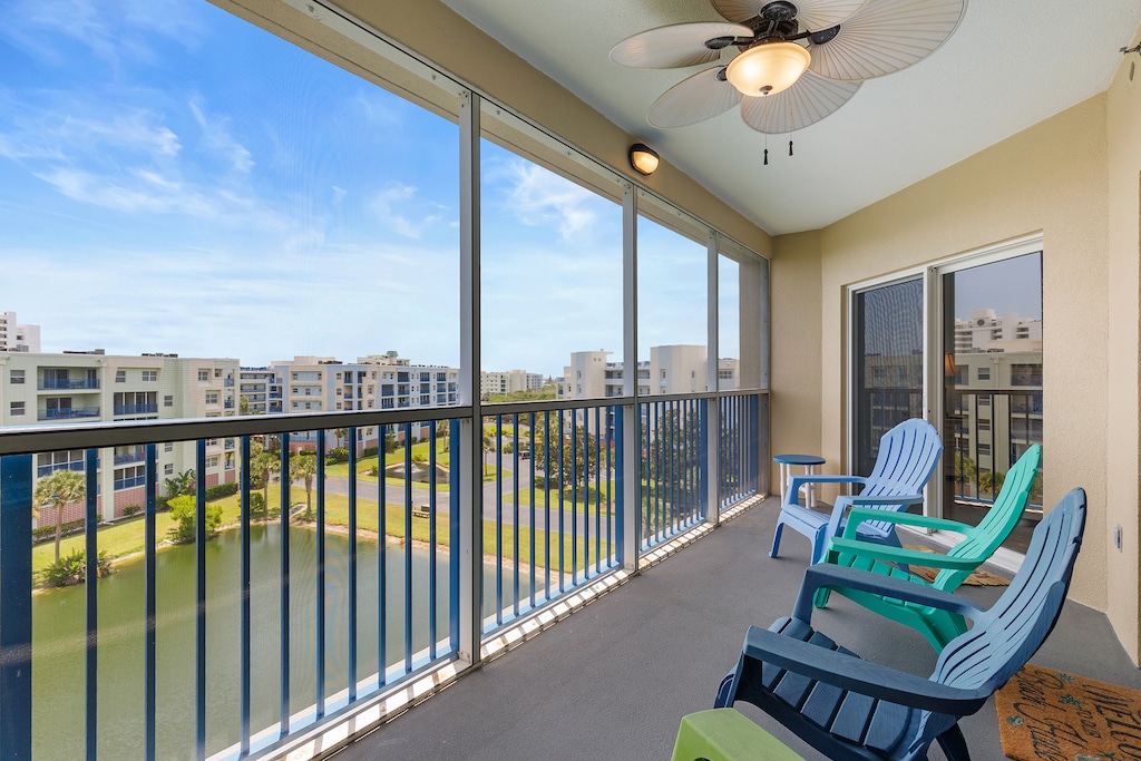 Oceanwalk 11-603 balcony