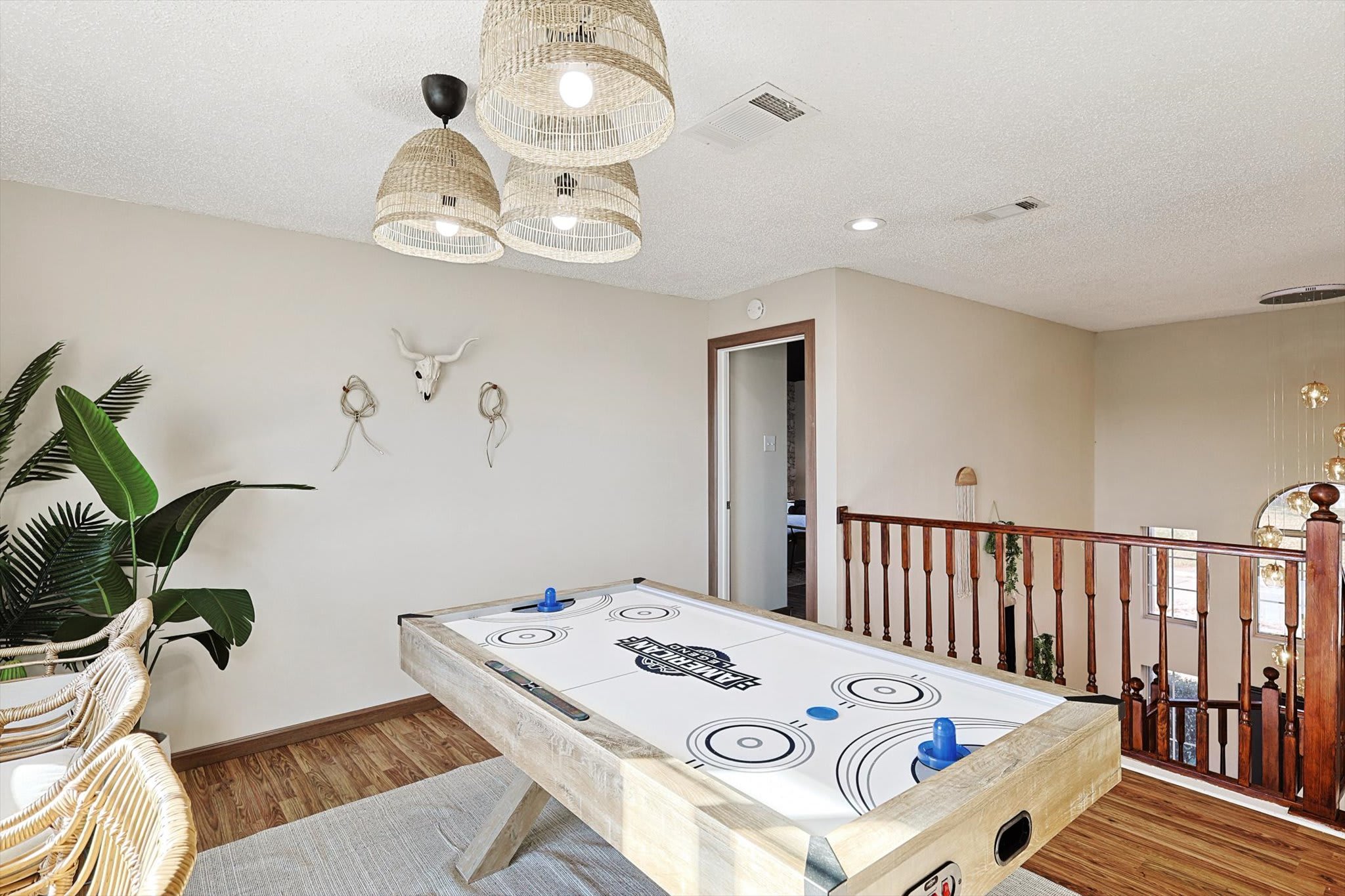 Luxury 5BR Getaway w/ Pool, Hot Tub & Cinema