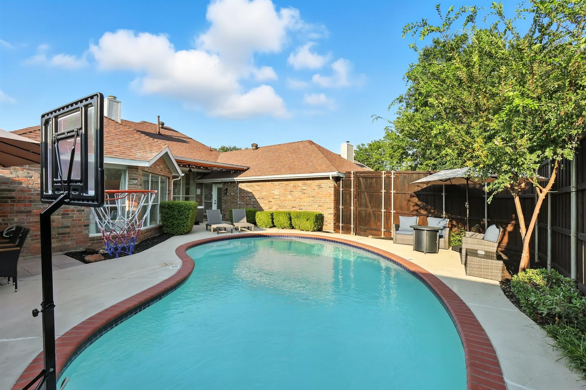5-BD/2-BA Upscale Elegance | Pool, Hot Tub, BBQ