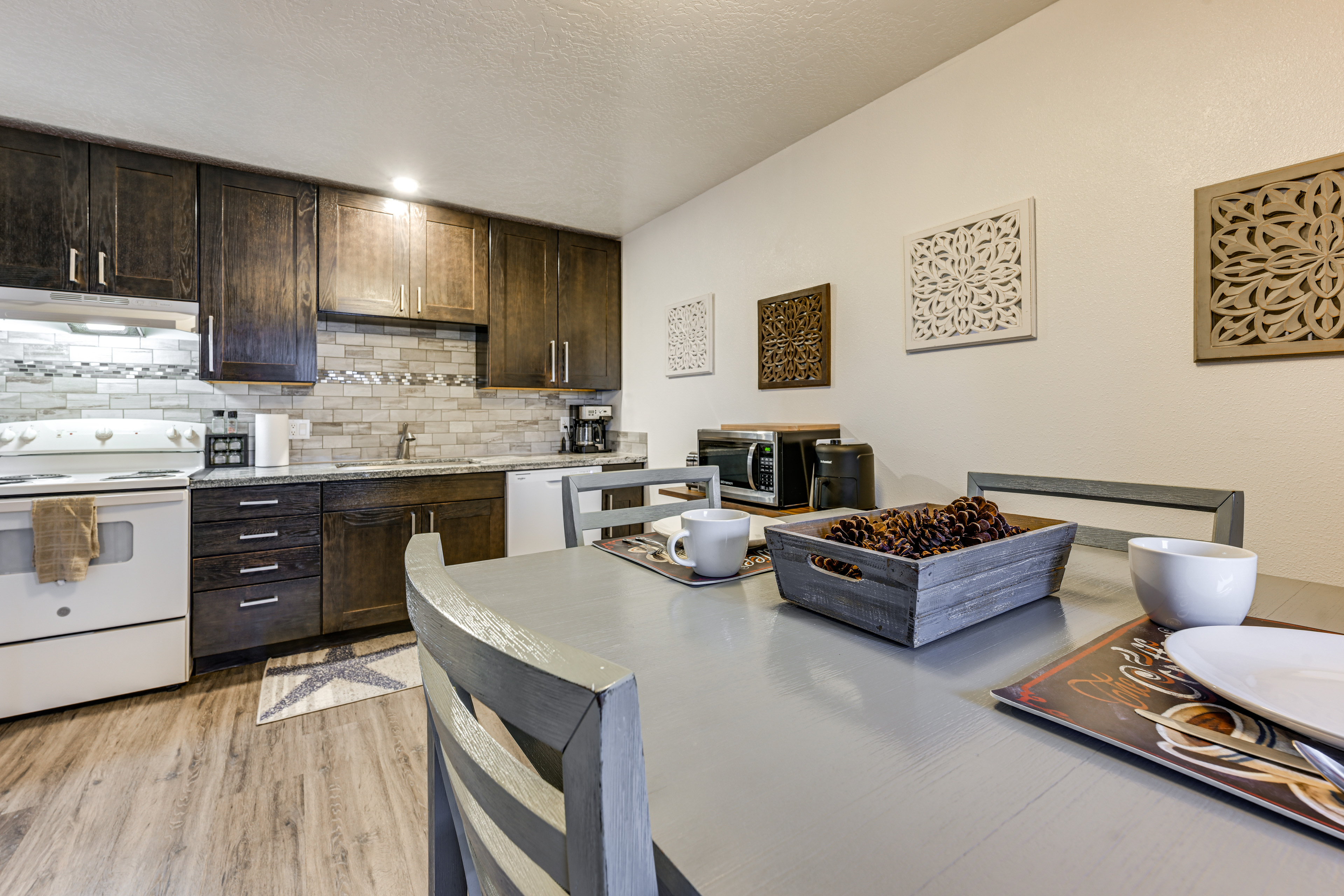 Comfort & Convenience! Apt in Central Soldotna