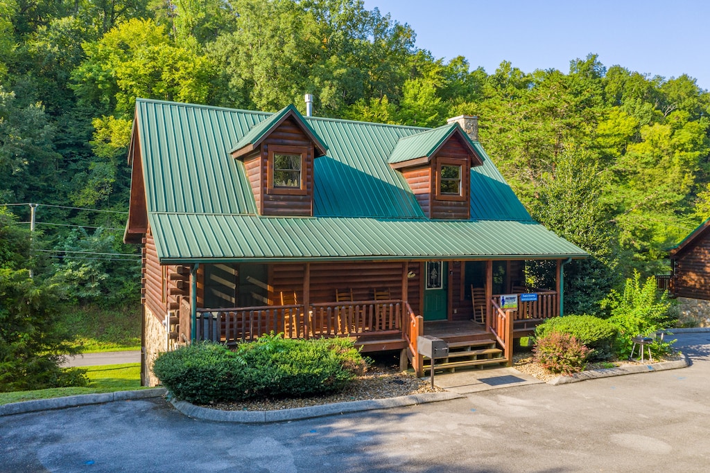 Front of Family Getaway cabin