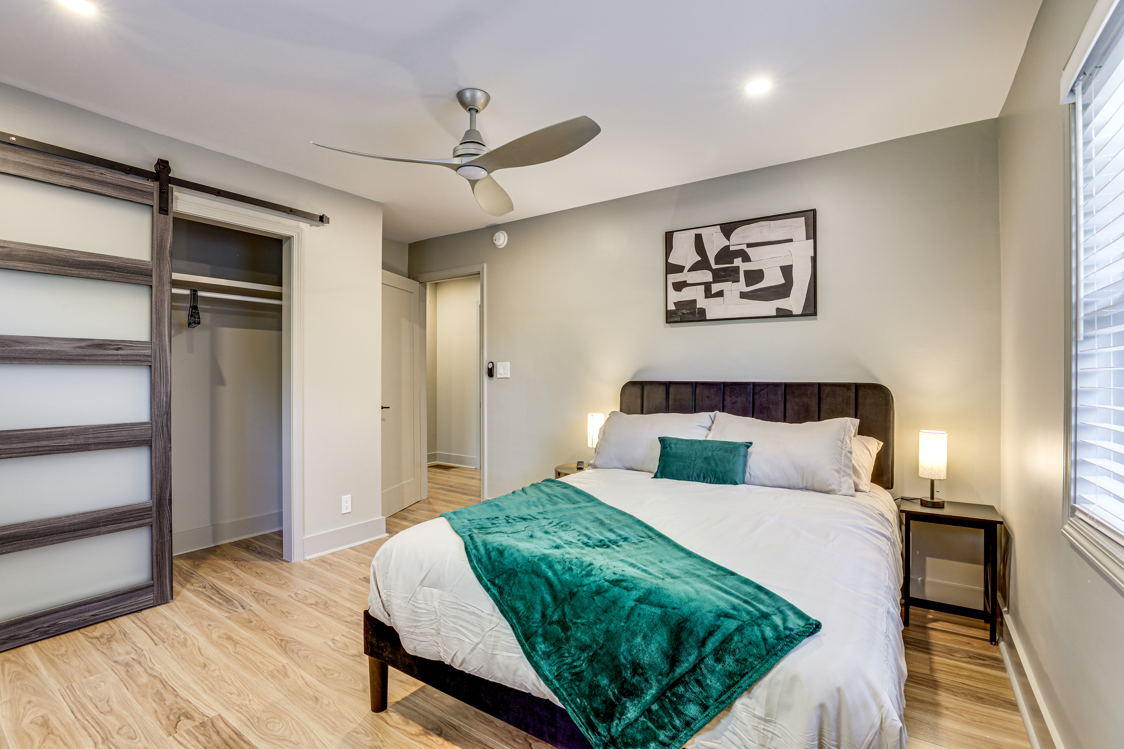 Decatur Gem: Modern Kitchen, Deck & Fireplace!