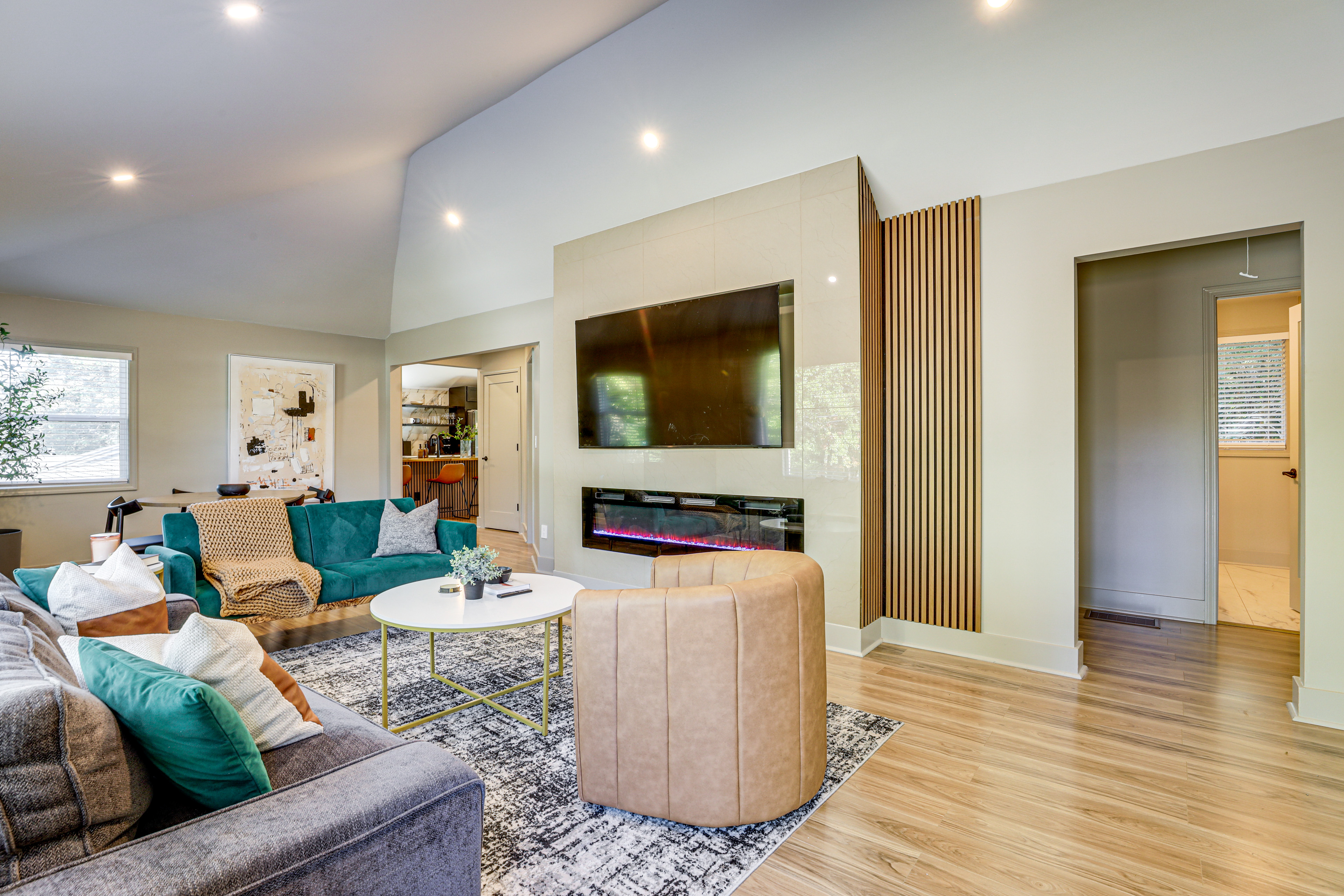 Decatur Gem: Modern Kitchen, Deck & Fireplace!