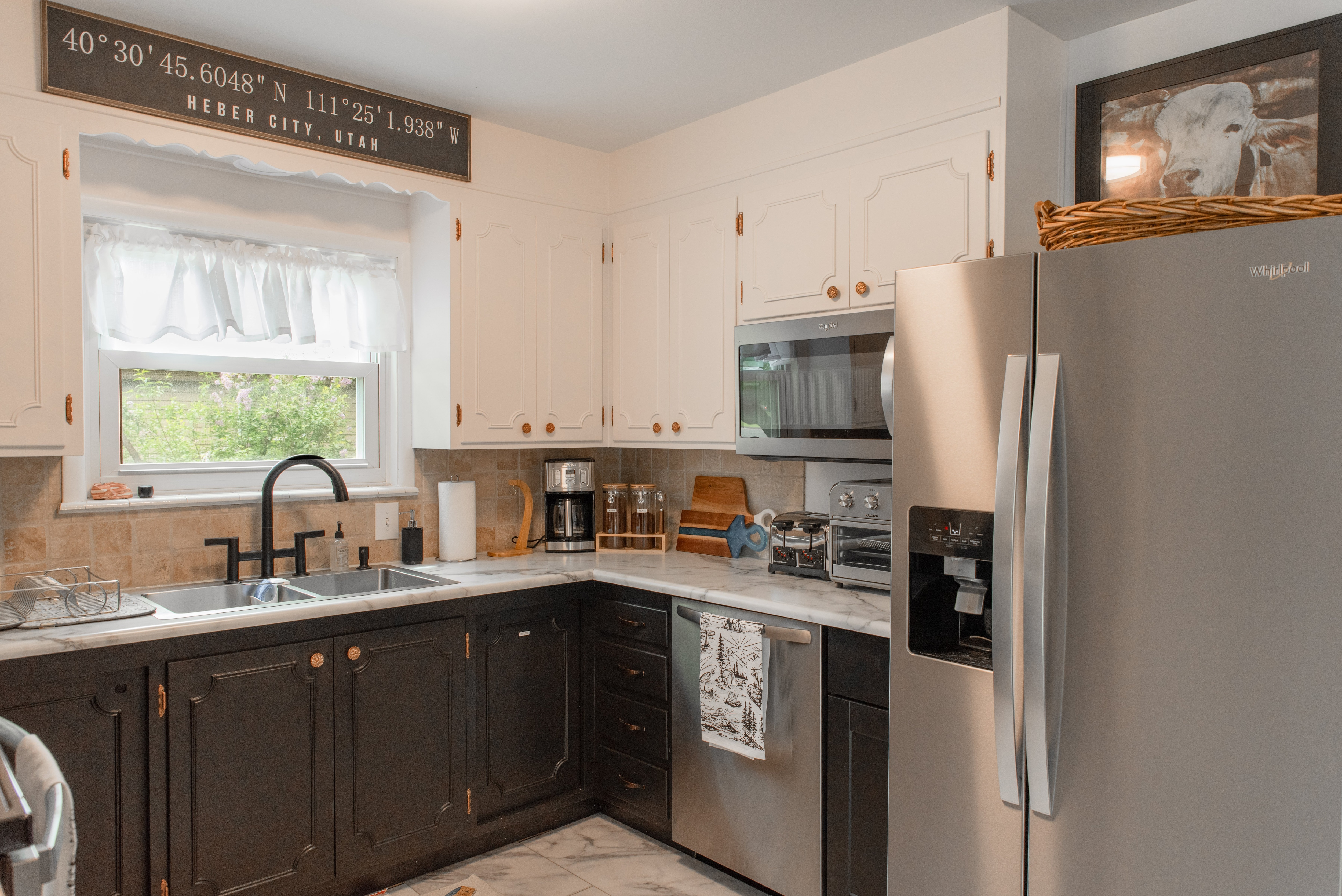 The kitchen is well appointed with all of the modern conveniences The kitchen is well appointed with all of the modern conveniences