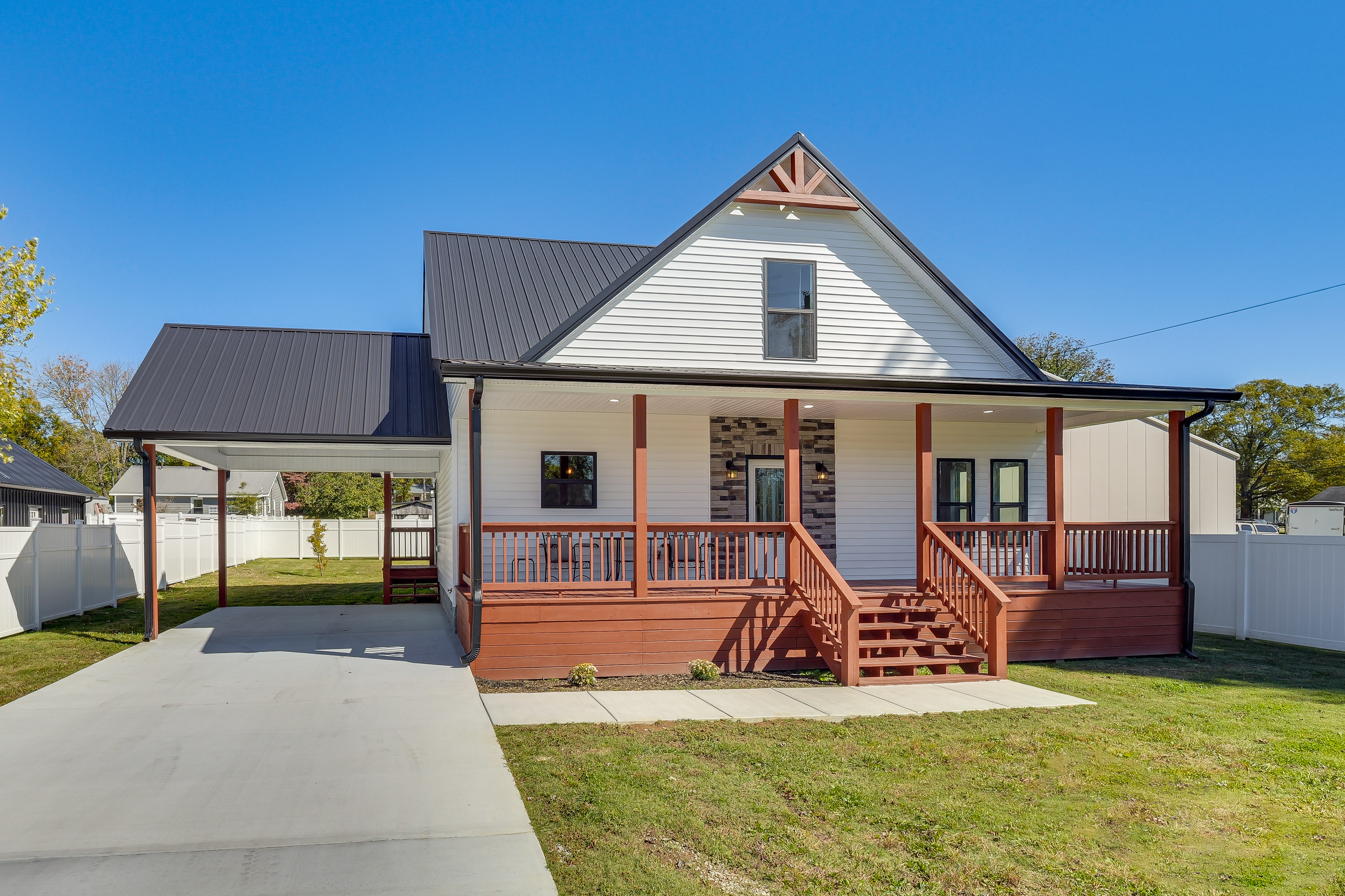 Tullahoma Whiskey Trail Base w/ Yard & Fire Pit