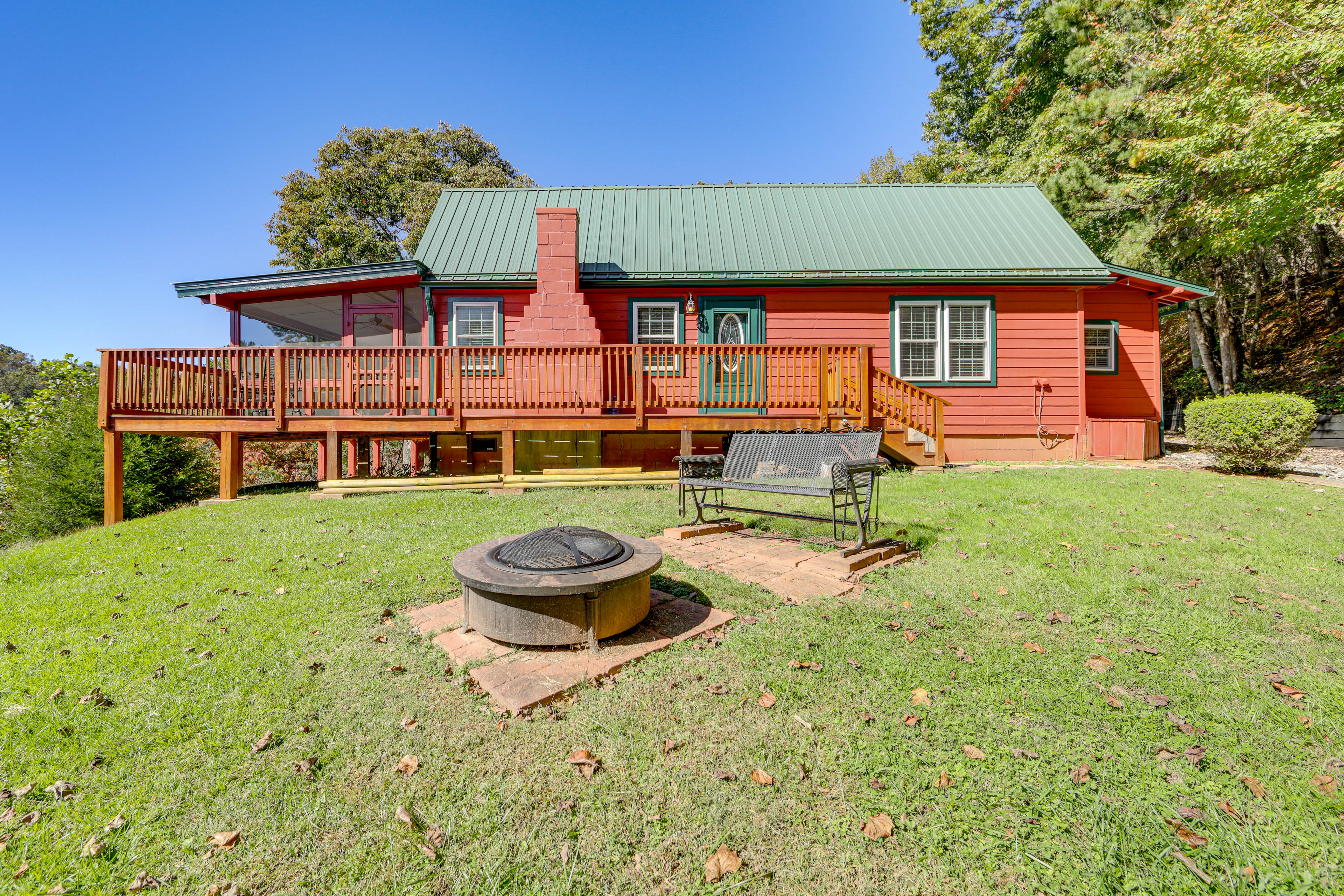 Million-Dollar Mtn Views: Cozy Home in Franklin!