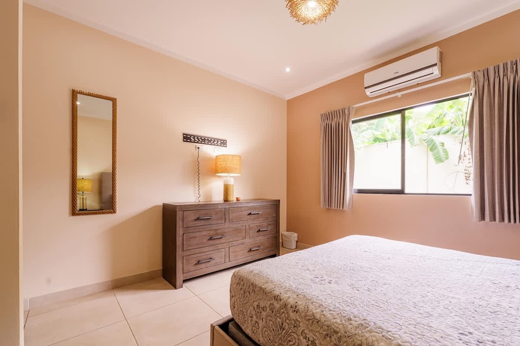 Guest bedroom with AC