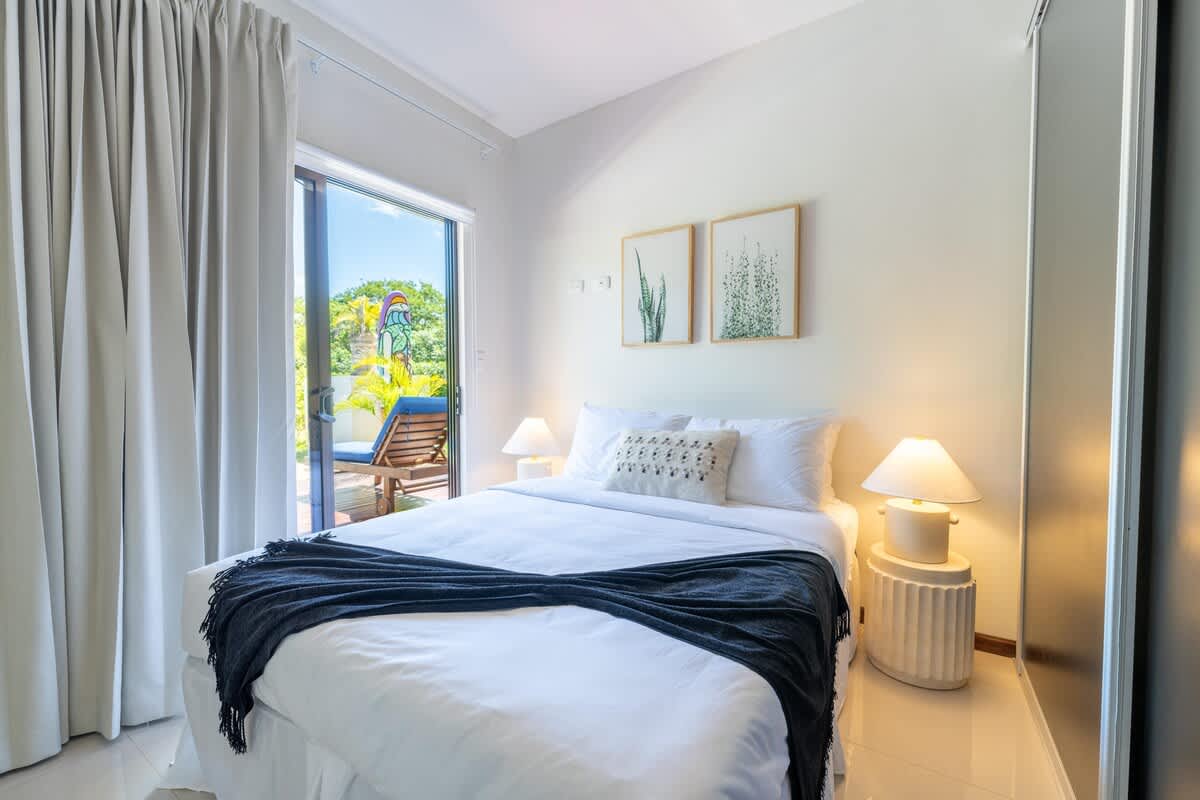 Second guest bedroom, shared bathroom