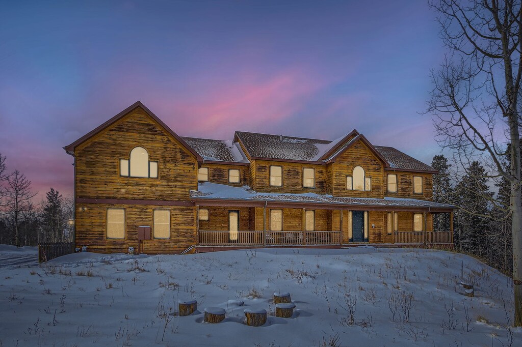 Welcome to Mountain Majesty - The Perfect Getaway for the Whole Family