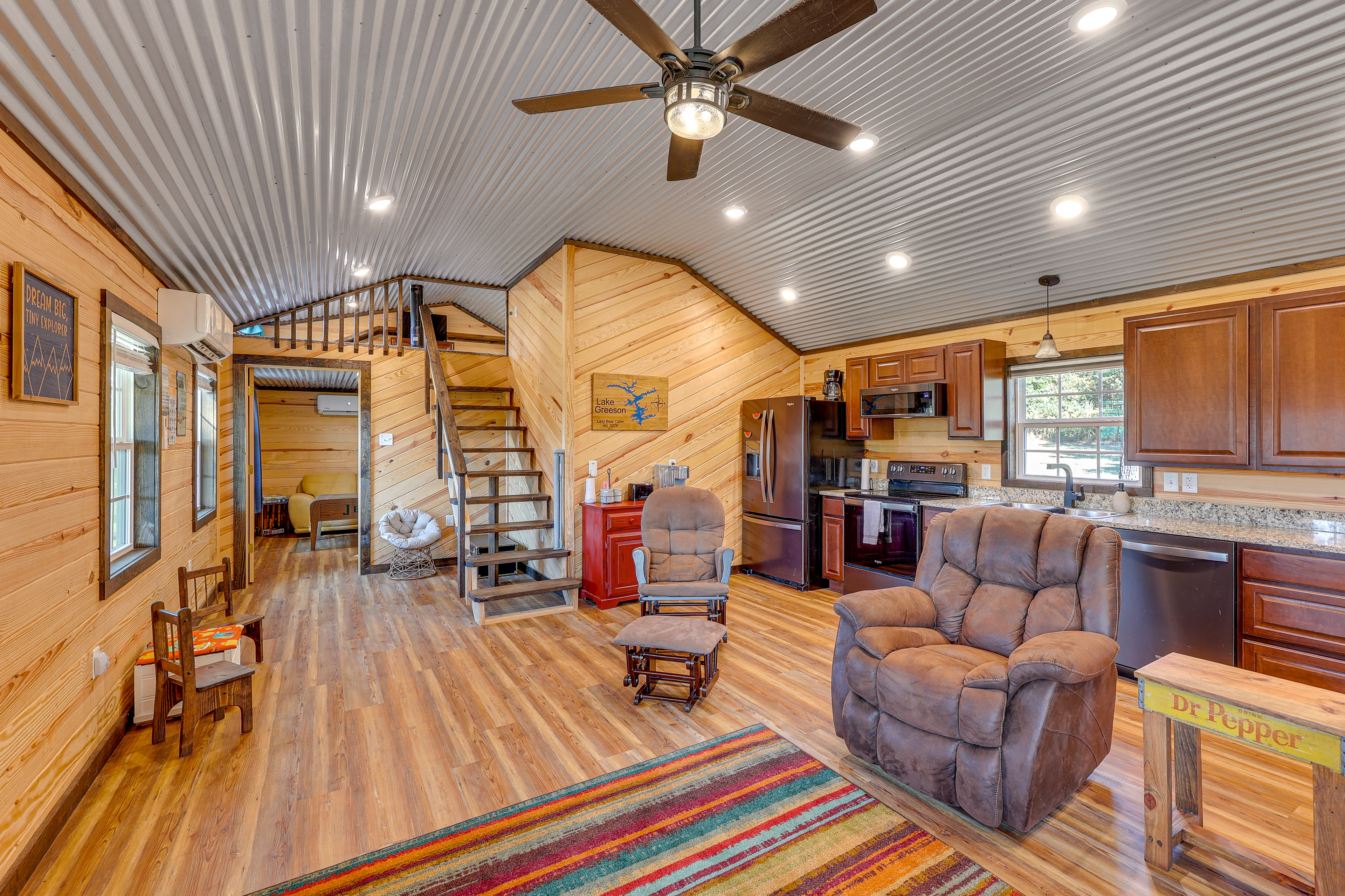 ~ 1 Mi to Lake Greeson & Ramp: 'Lazy Bear Cabin'