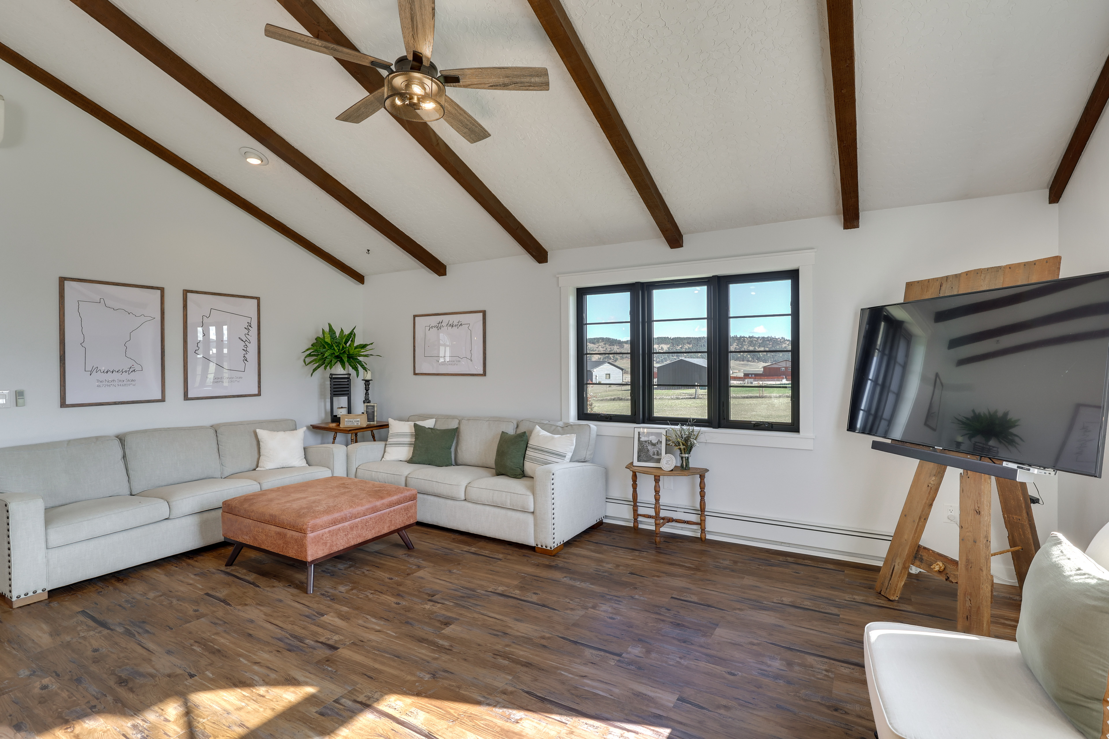 Mtn Views, Hot Tub + Fire Pit: Black Hills Retreat