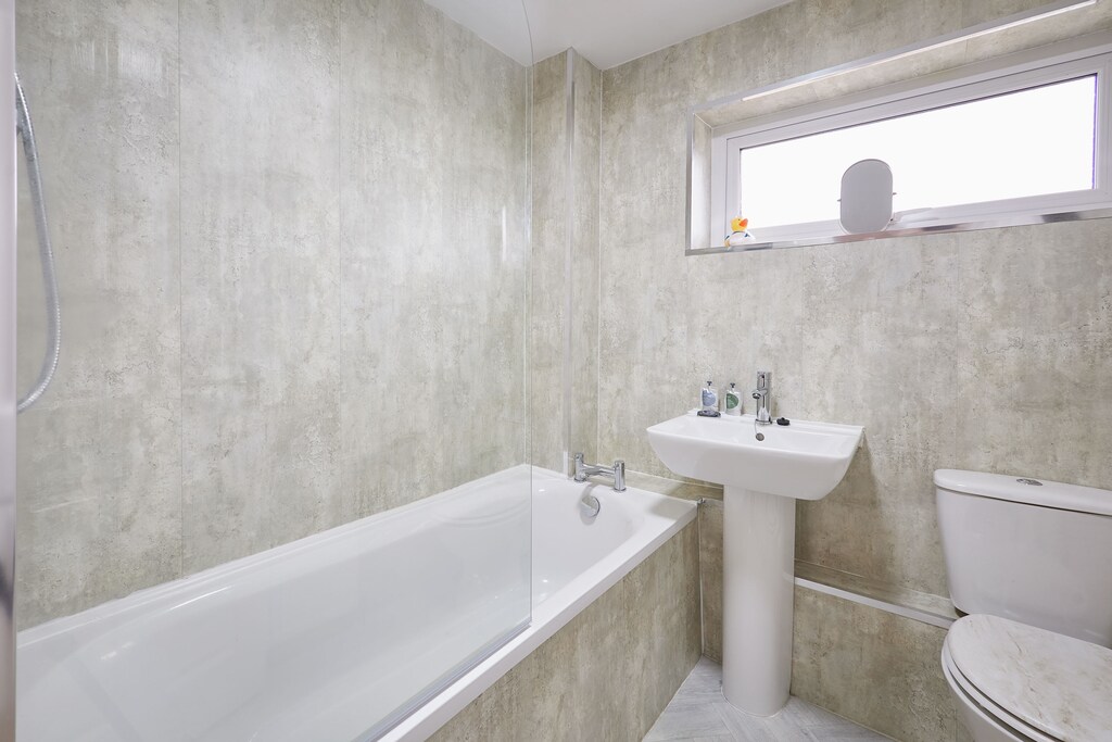 Osprey Drive, Blyth - Host & Stay