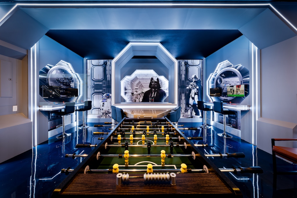 Fan of Star Wars? At our Star Wars game room you'll get to immerse yourself in galactic adventures.