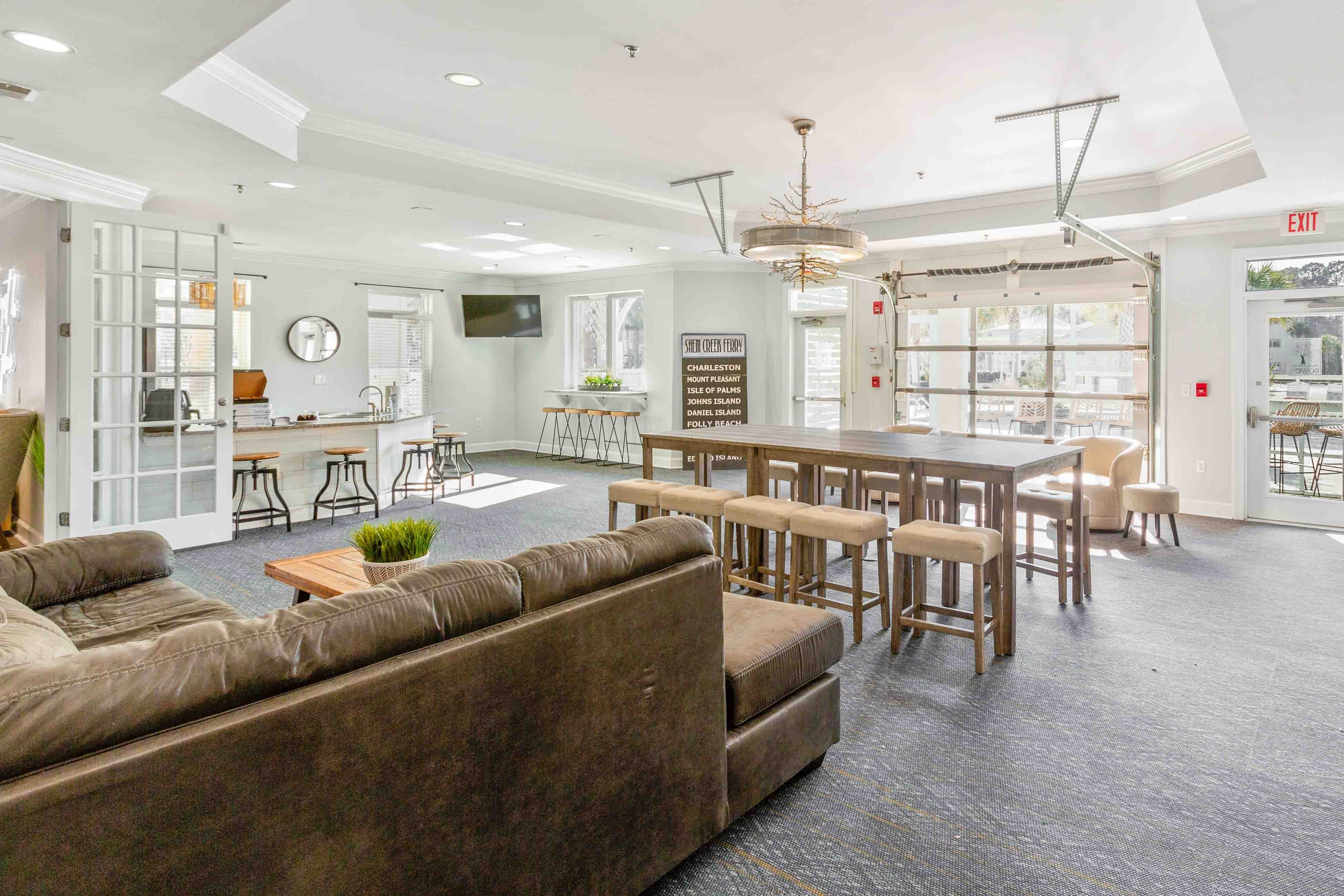 1BR loft in Pet Friendly Resort w/ pool, hot tub & parks 1BR loft in Pet Friendly Resort w/ pool, hot tub & parks