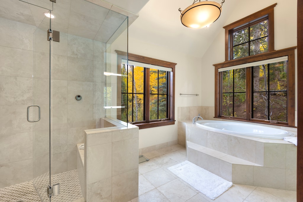 4.02-telluride-on-trails-edge-primary-bath