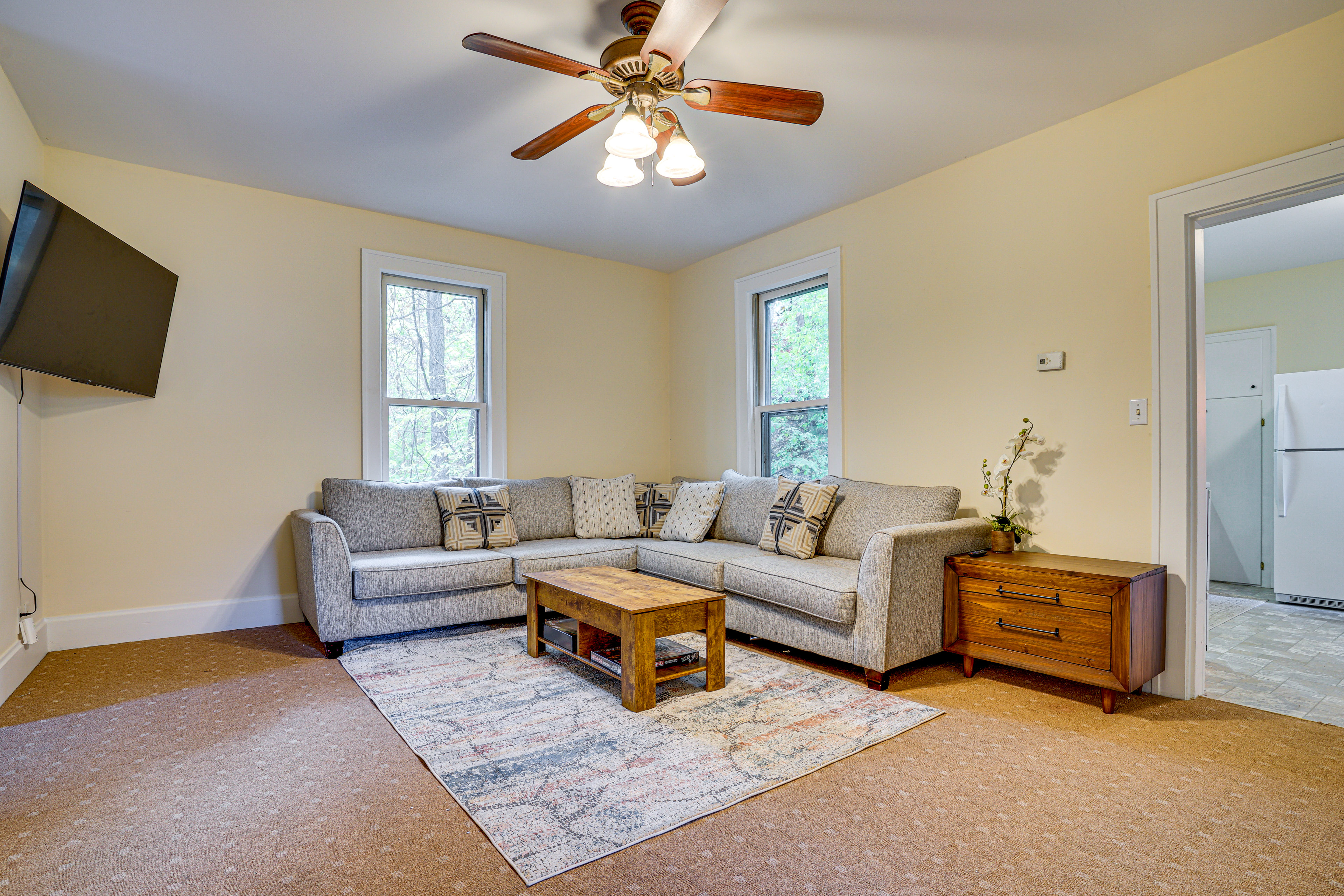 Near Colleges: Pet-Friendly Duplex in Northfield!