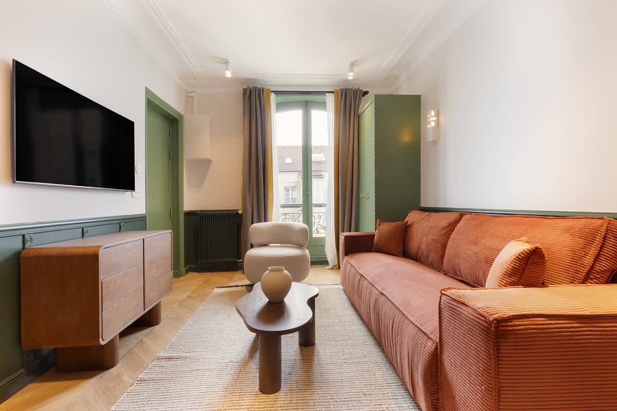 A Charming 1-BR with Services in Opera-St-Lazare