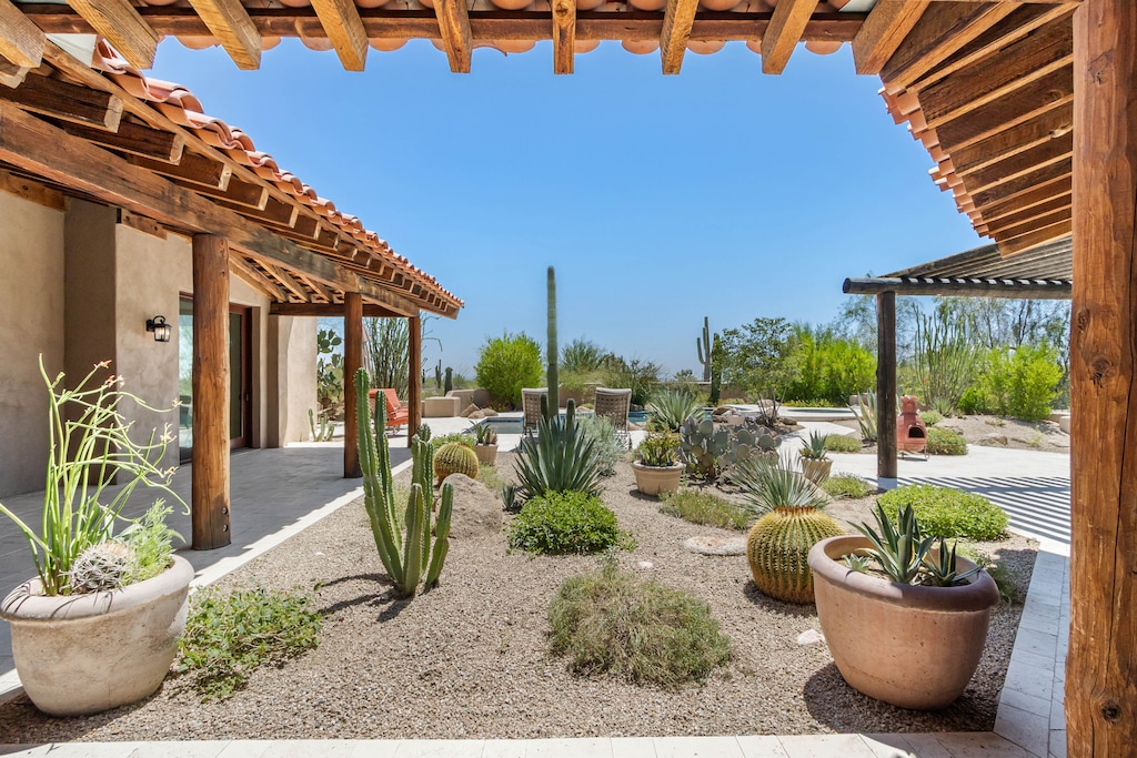 Huge property with expansive desert views and native plants