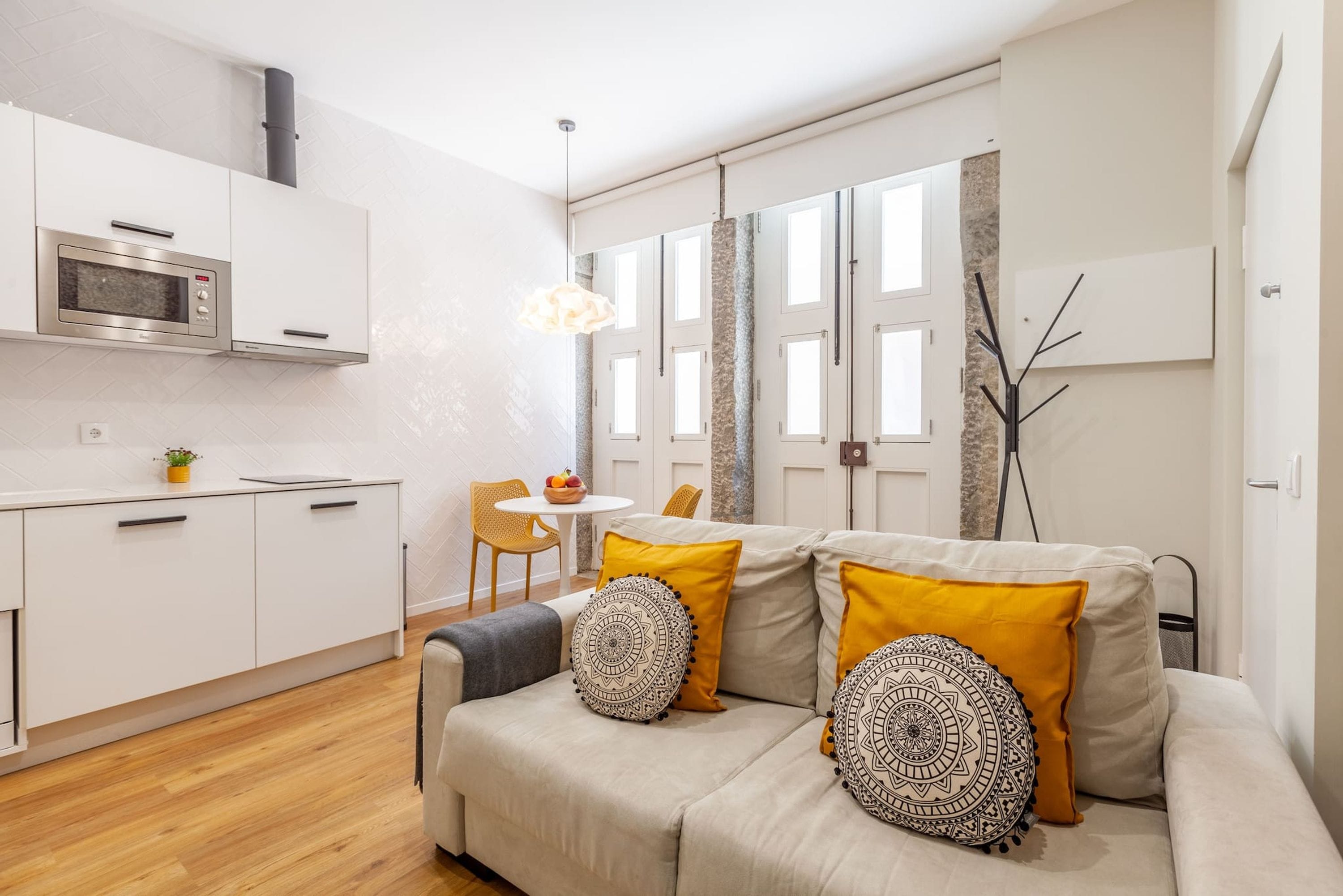 Ch  os De Sima - Minho s Guest