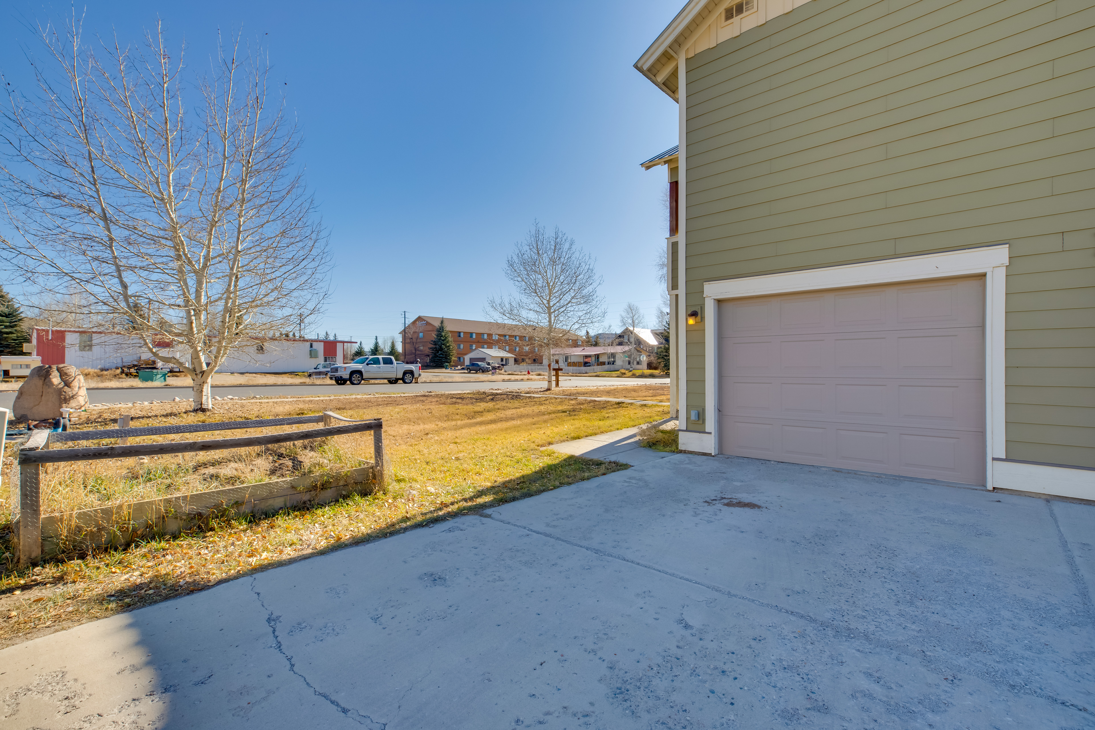 3 Blocks to Main St: Cozy Gunnison Retreat!