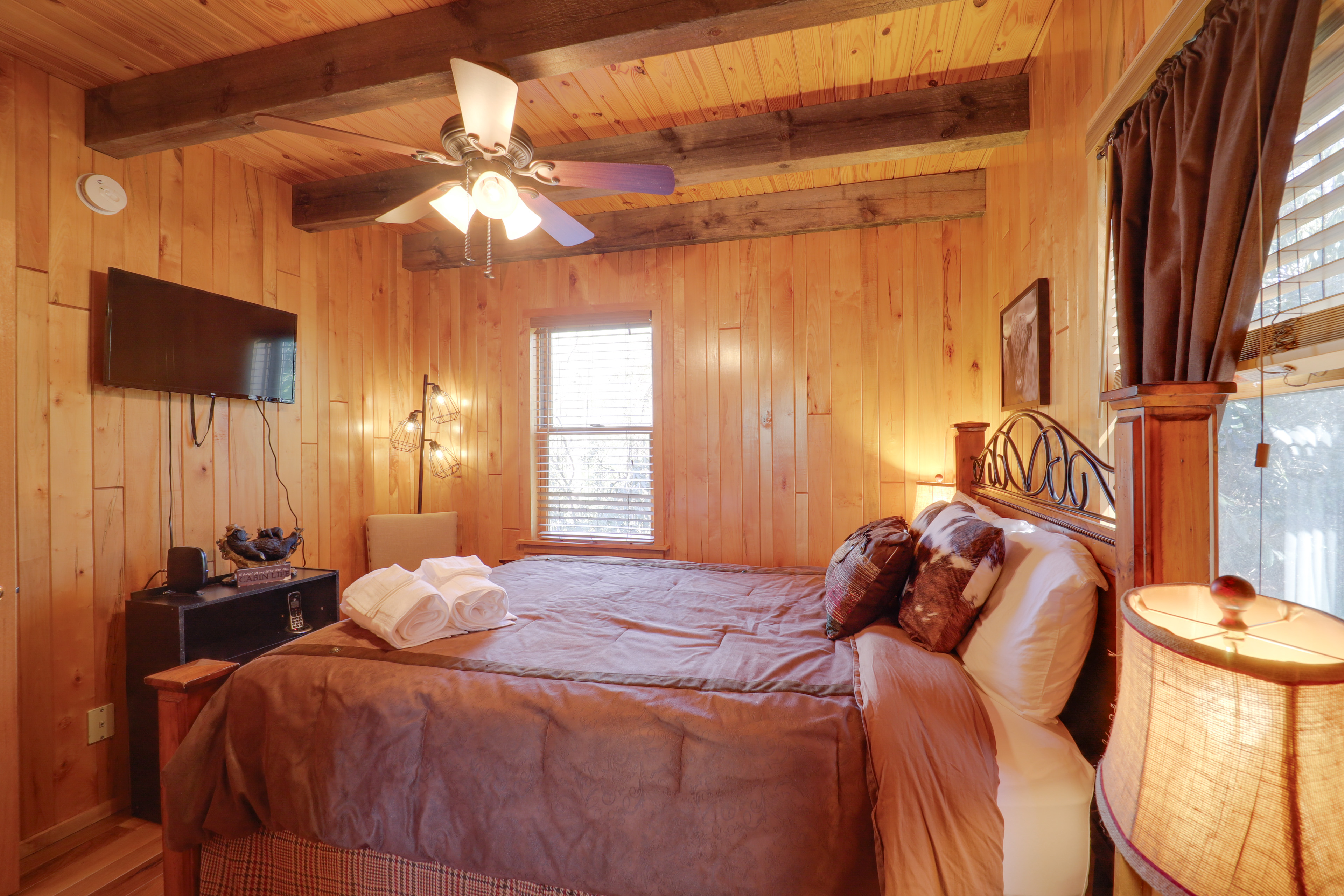 < 1 Mi to Linville Falls: Family Gem w/ Game Room!