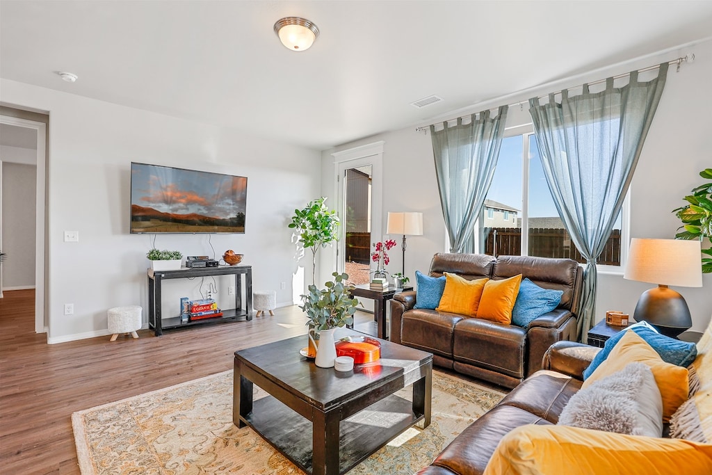 With room for up to 14 guests, a fully equipped kitchen, and cozy interiors, it's the perfect getaway.