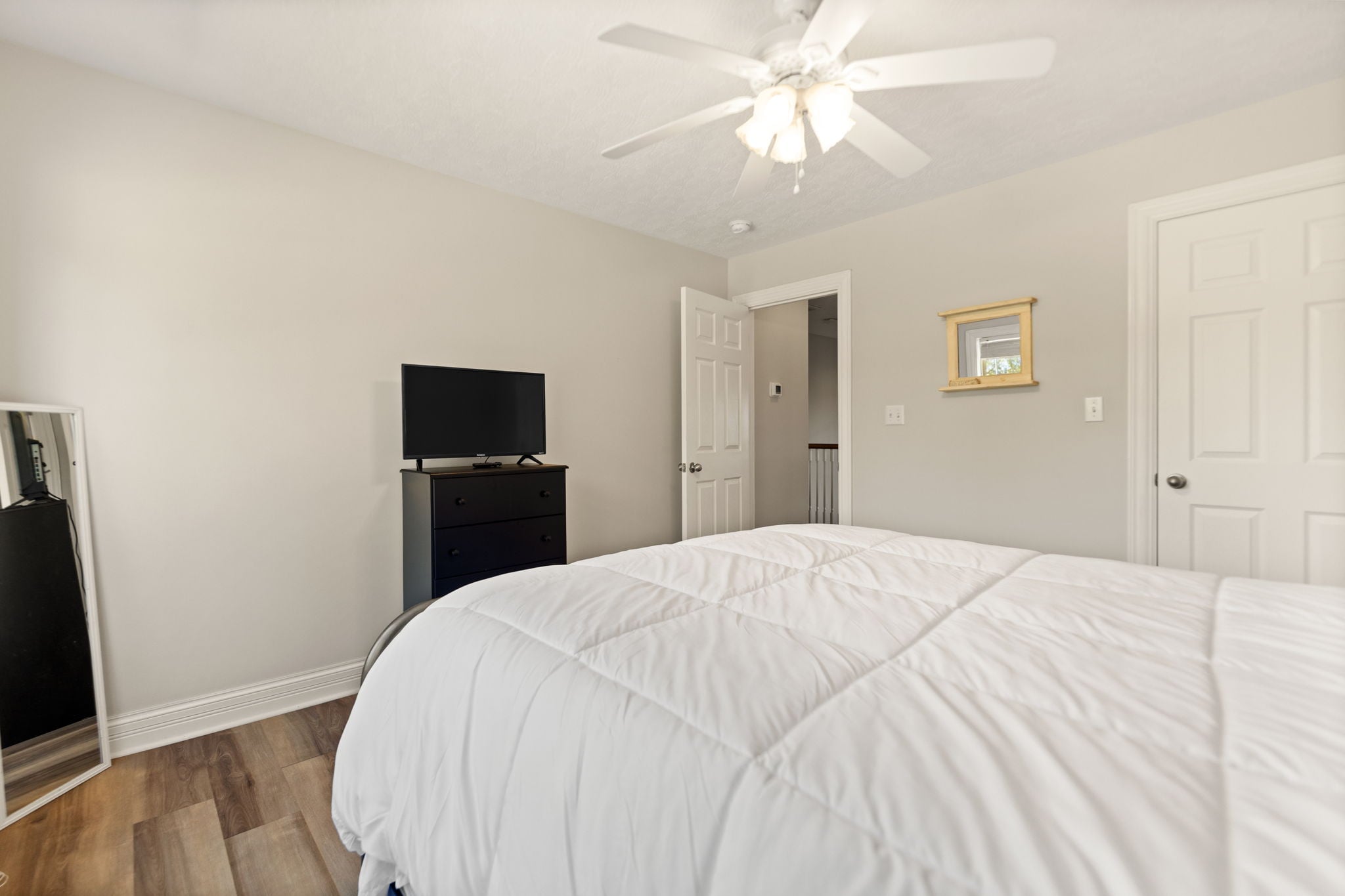 Lake It Easy Retreat – Lakeview • Hot Tub • Game Room • By Lee's Ford Marina ➠ 949