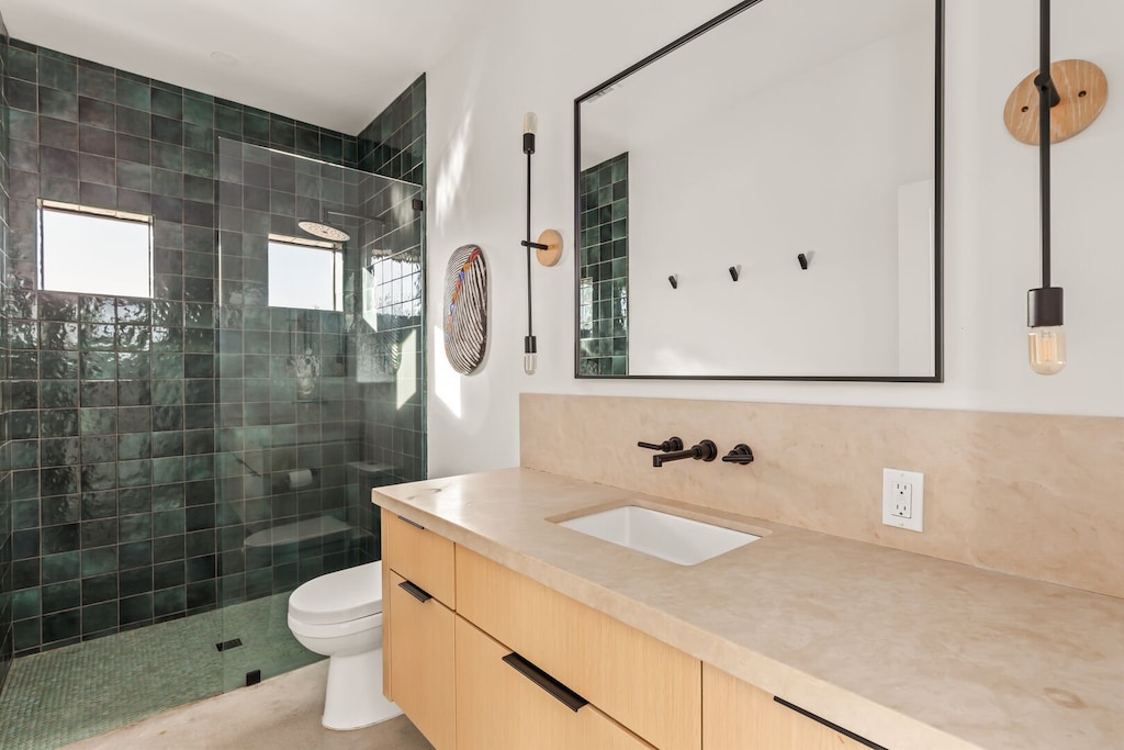 Primary ensuite bathroom.