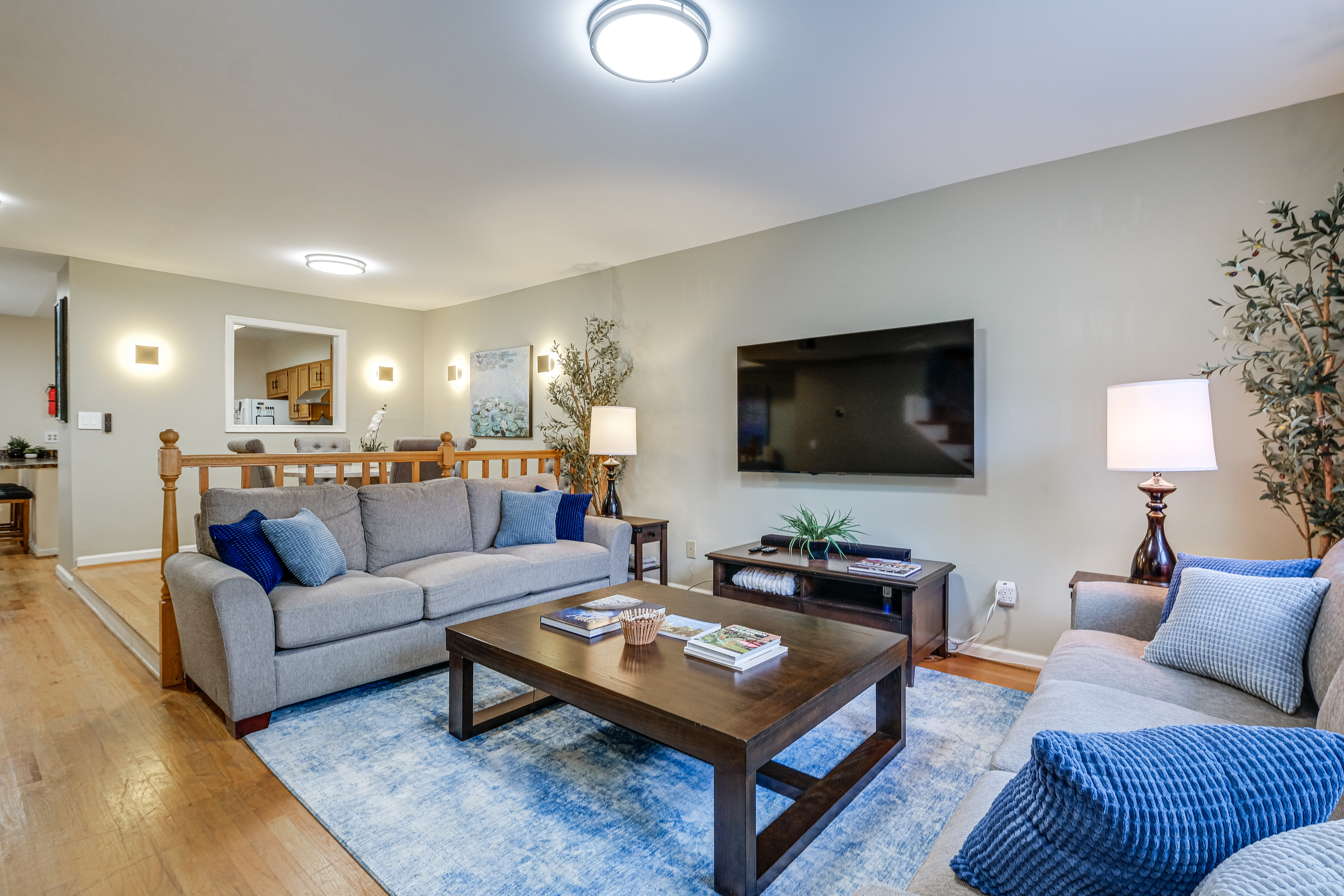 Parking, Steps to Metro! DC Gem 3 Mi to Nat’l Mall