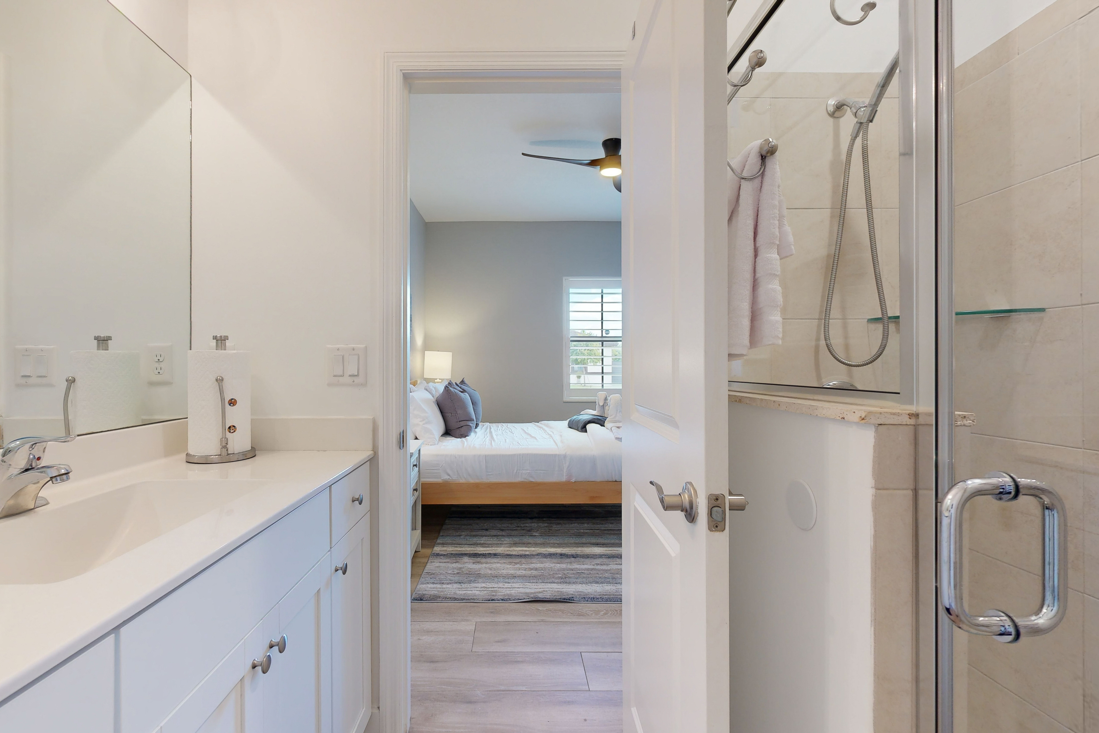 5BR House w/ Private Pool & Outdoor Kitchen