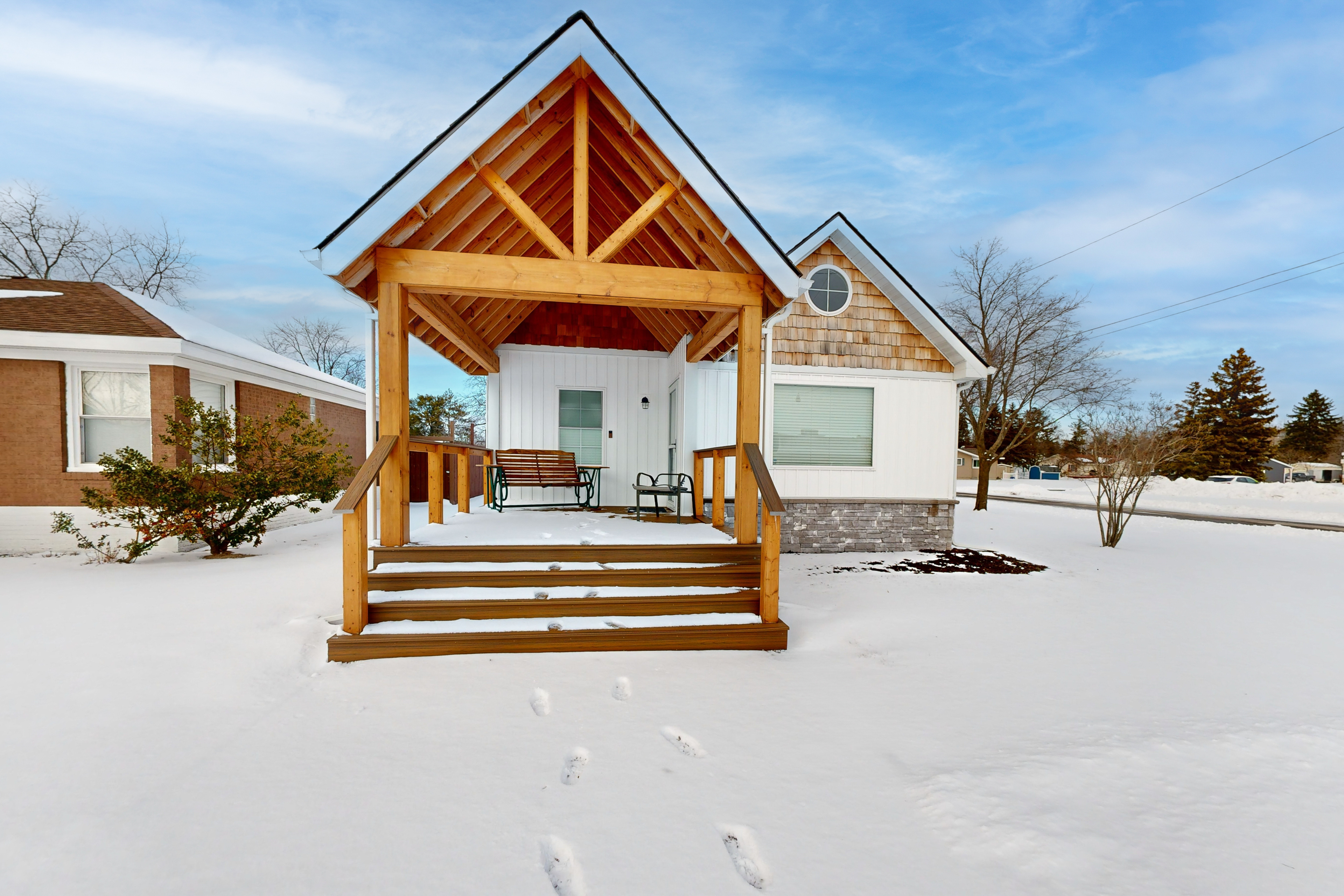 Walk to Beach & Dtwn East Tawas! Lake-View Retreat