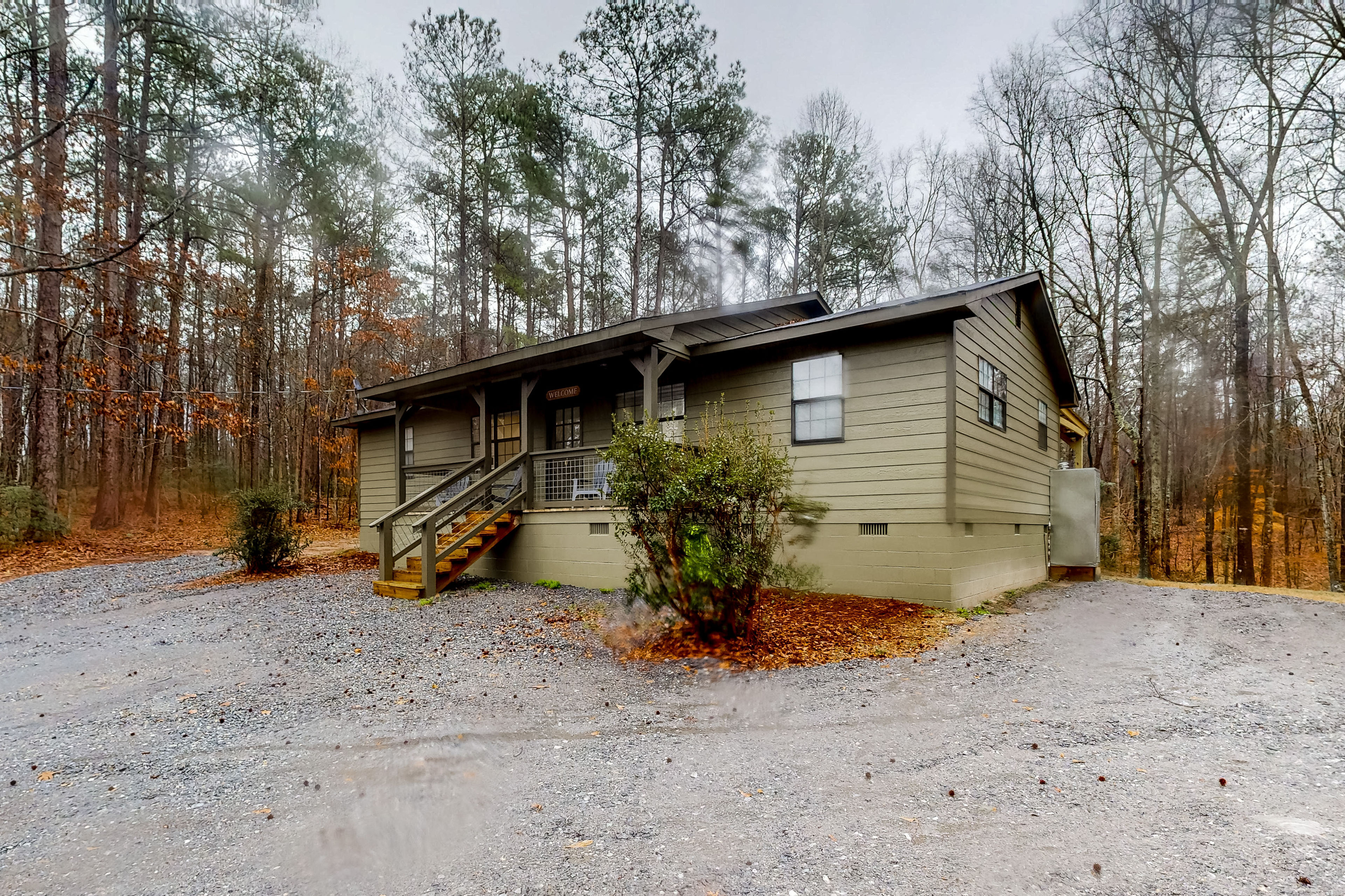 Dogs Welcome! 'Big Oak Hideaway' Near Lake Martin