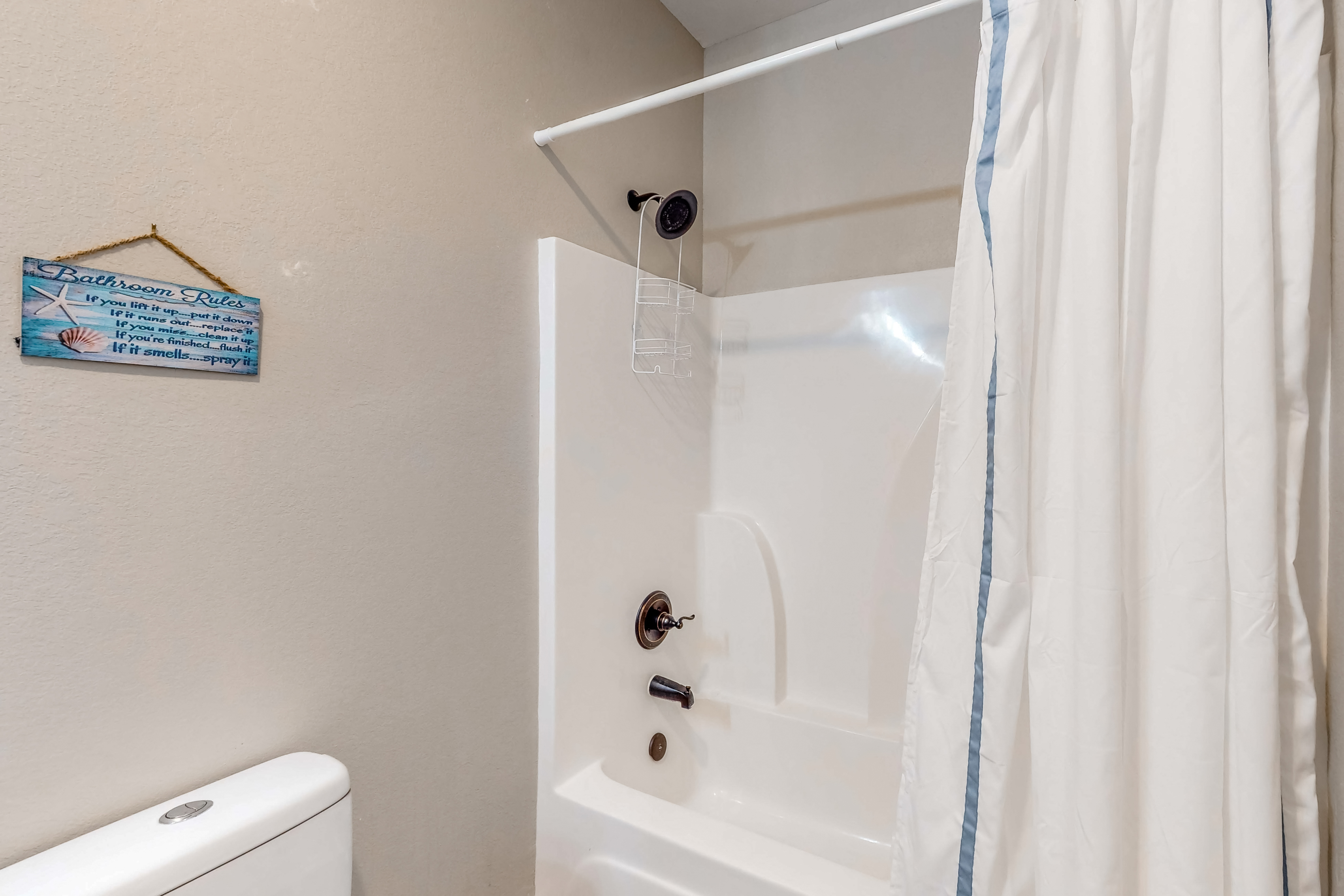 4BR retreat w/ a saltwater Pool & fire table