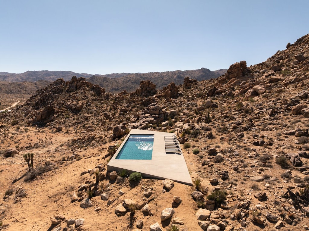 Welcome to Shadow House!