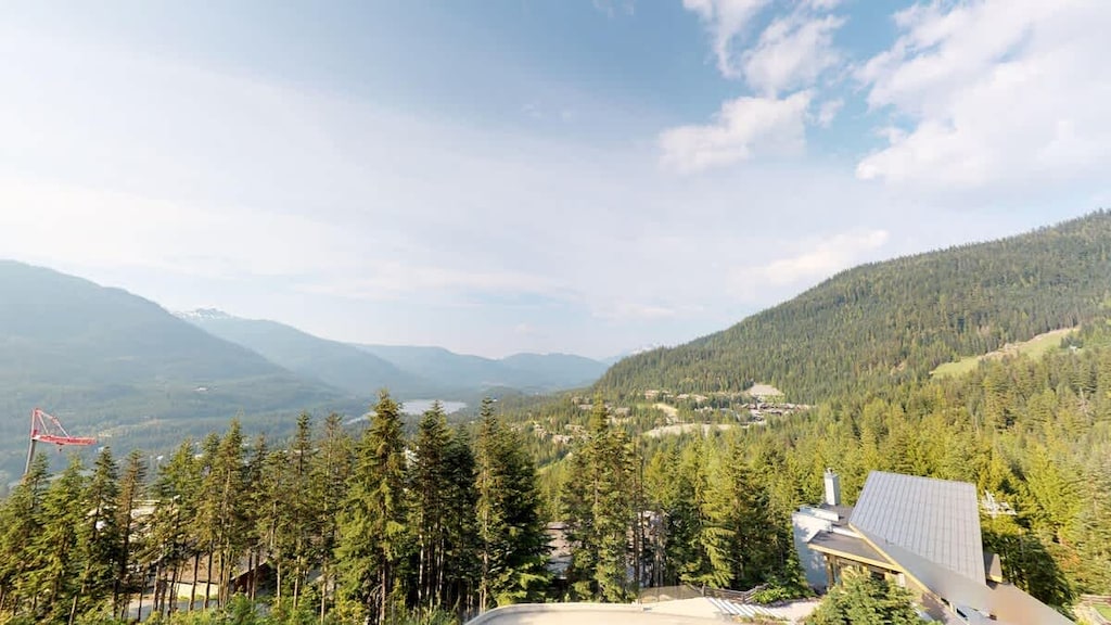 - Expansive mountain view stretching across forested valleys and rolling hills  
- Clear skies and open landscape offer breathtaking scenery year-round  
- Perfect for morning coffee or sunset watching from your private terrace  
