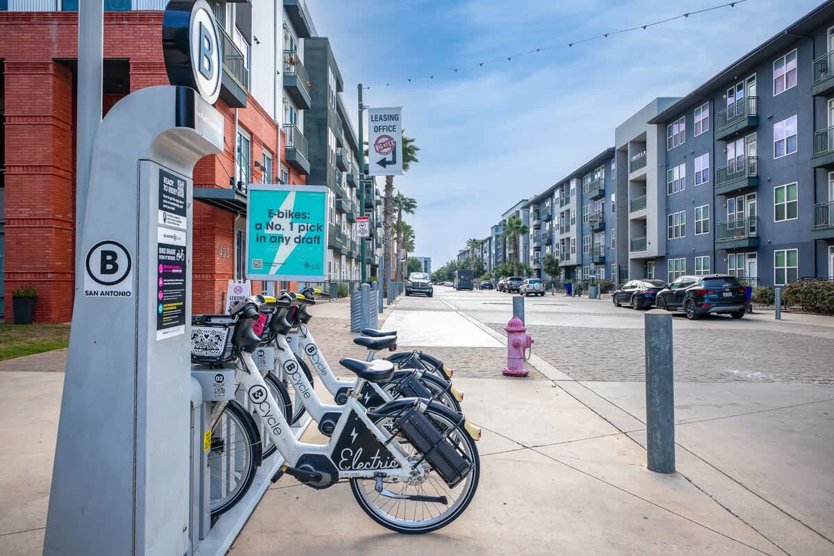 Cozy 1BR-Southtown Near Rvrwalk, Dome & Conv