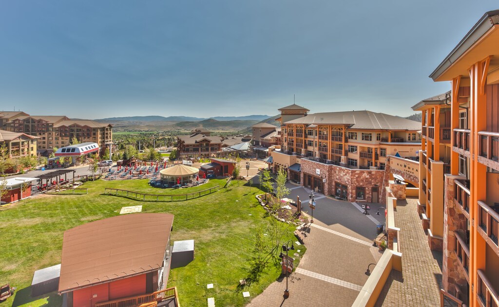 View from living, master, second bedroom and balcony in summer