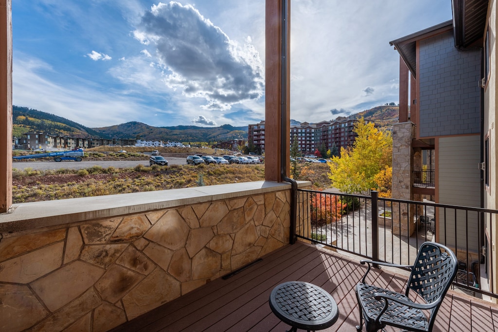 Private balcony with mountain views