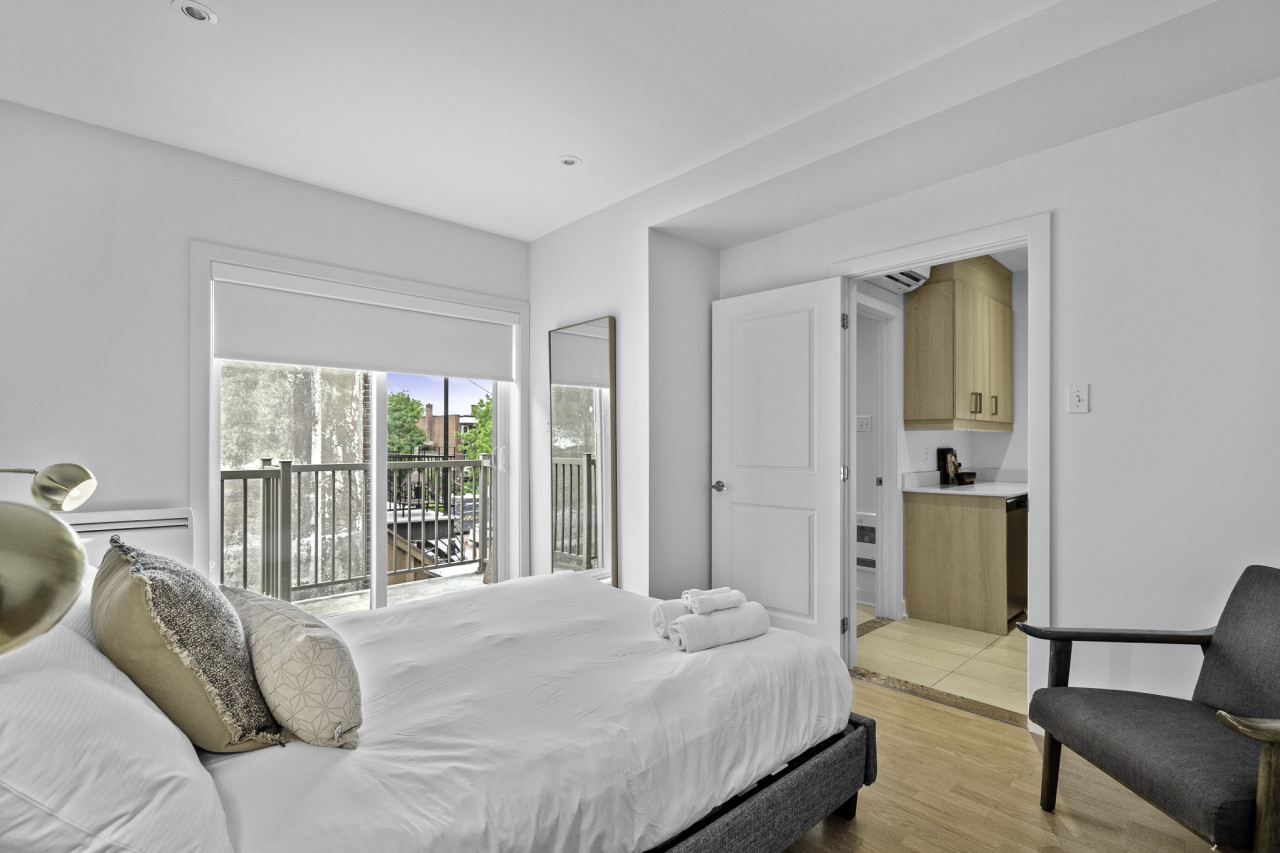 Renovated 2-Bedroom Haven by Jean Talon Market