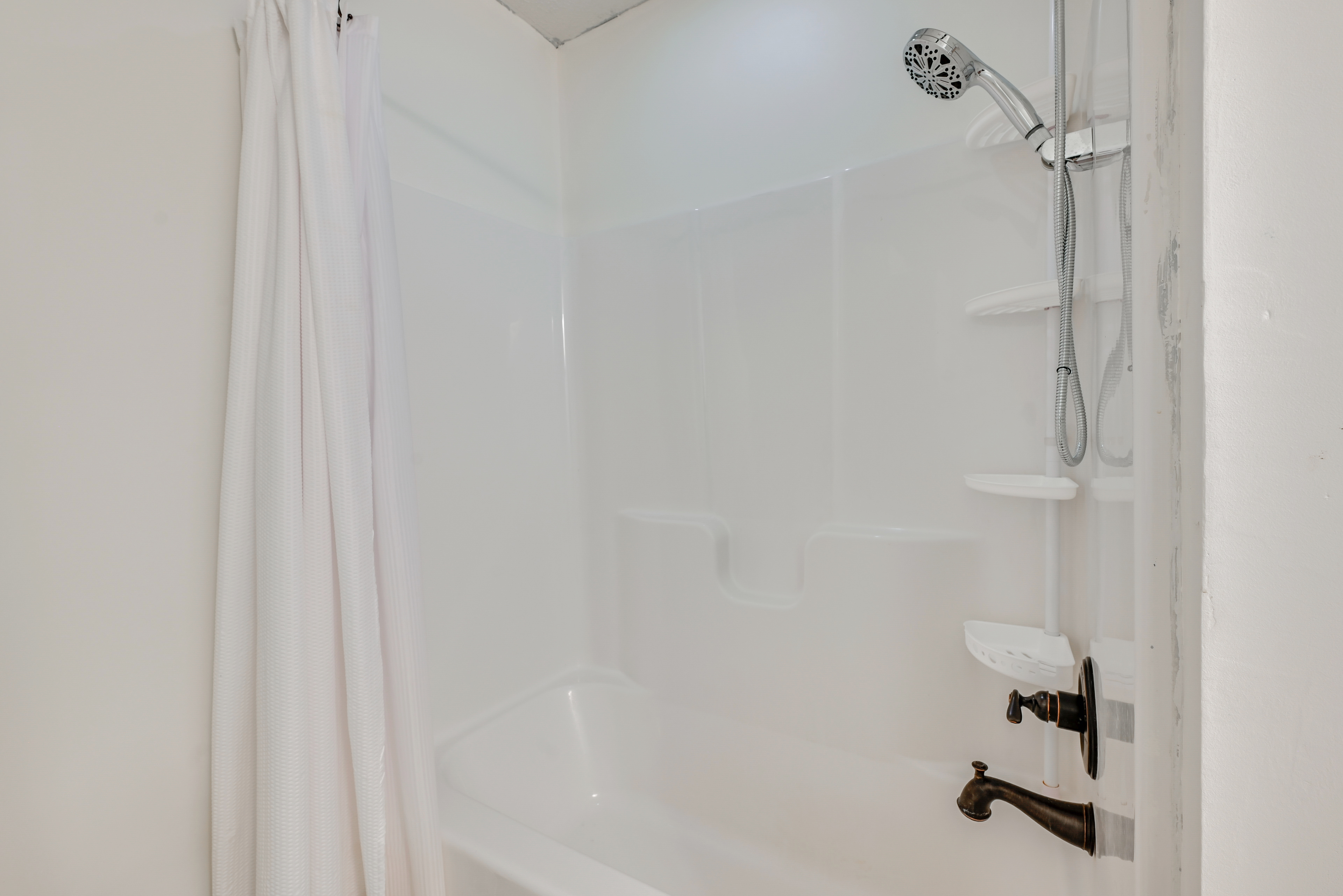 6 Mi to Mammoth Cave! Mtn-View Home w/ Fire Pit