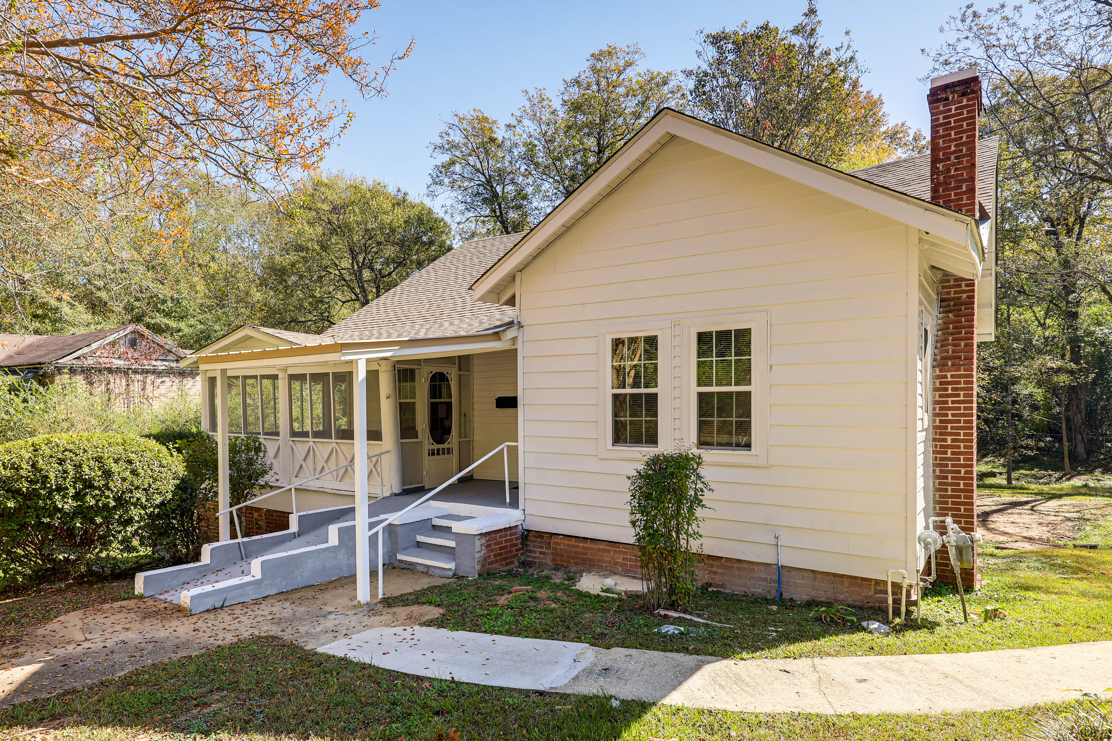 'Doris & Susan's Place' - Historic Tuskegee Home