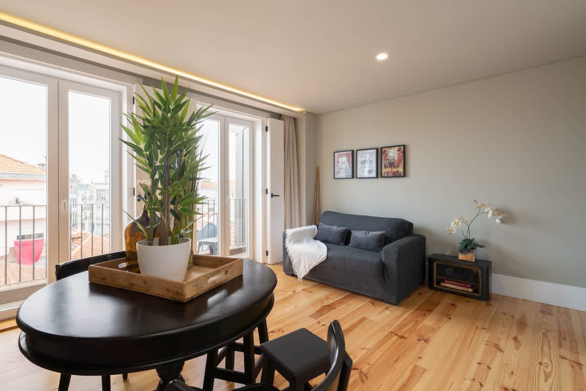Modern Design Duplex w/ Balcony by HostWise - Home Rental in Porto