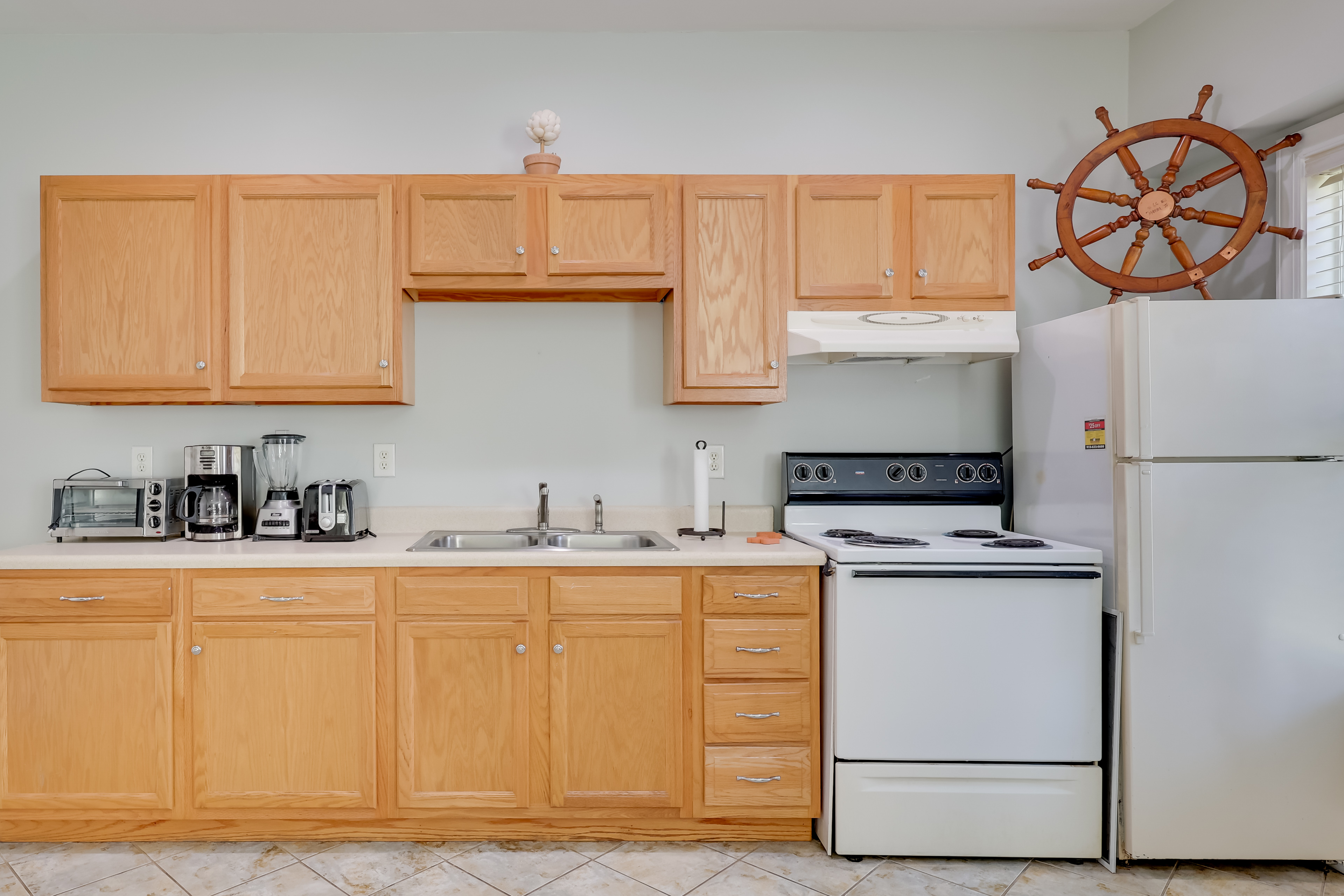 1 Mi to Boardwalk: Carolina Beach Retreat w/ Patio