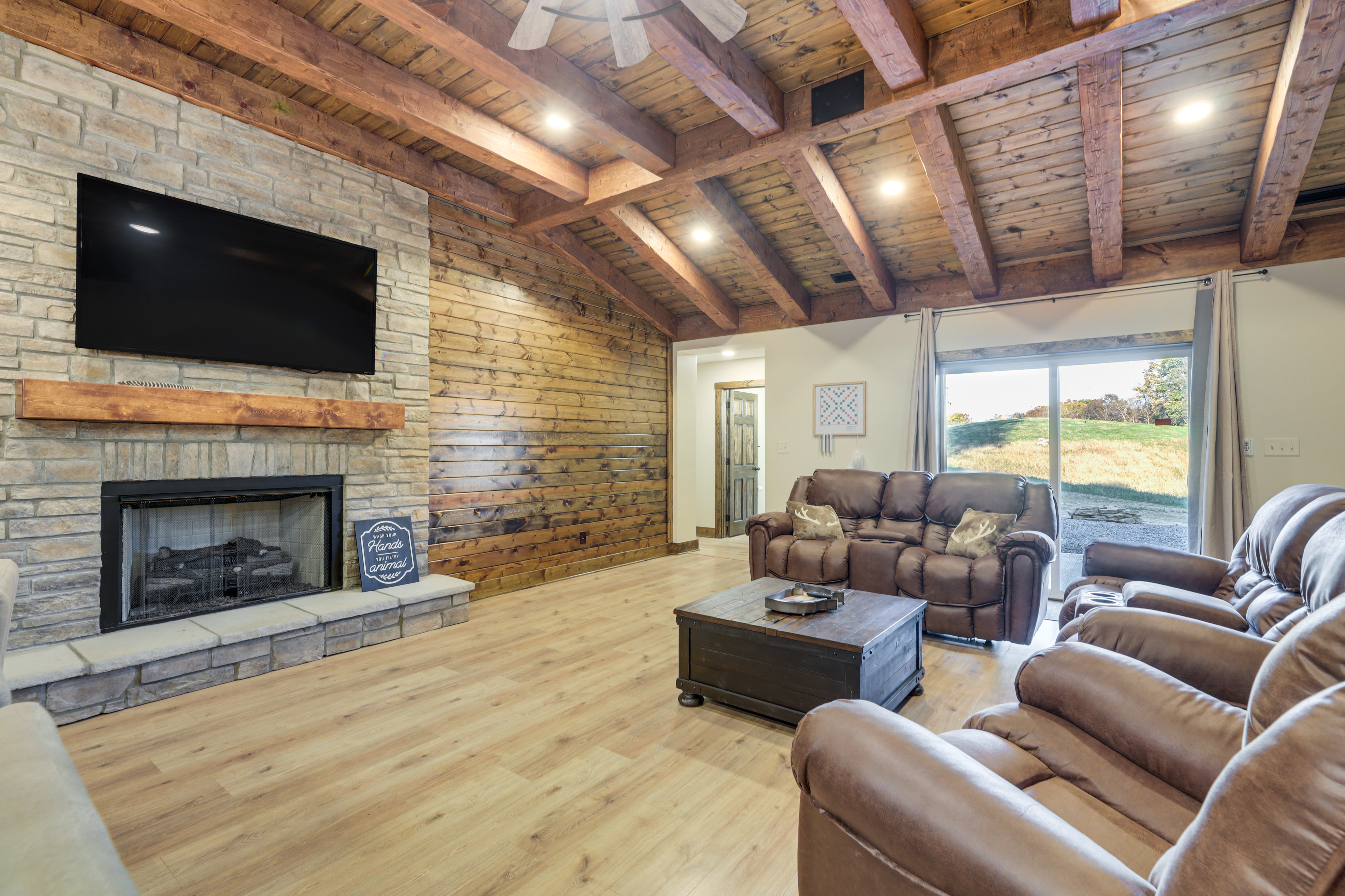 Patio & Views: Country Getaway in Bluegrass Region