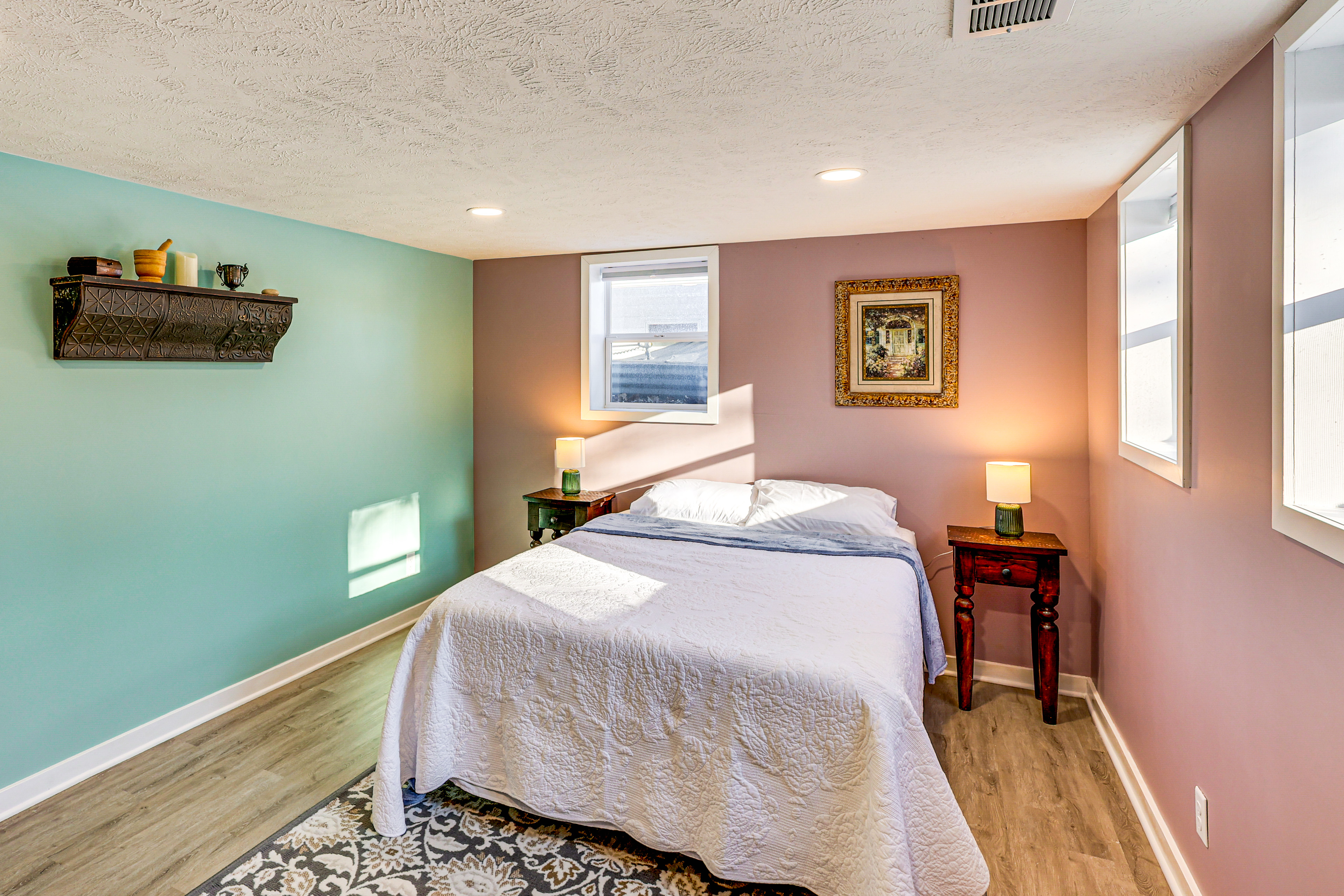 Spacious & Family Friendly! Lincoln Home Near Dtwn