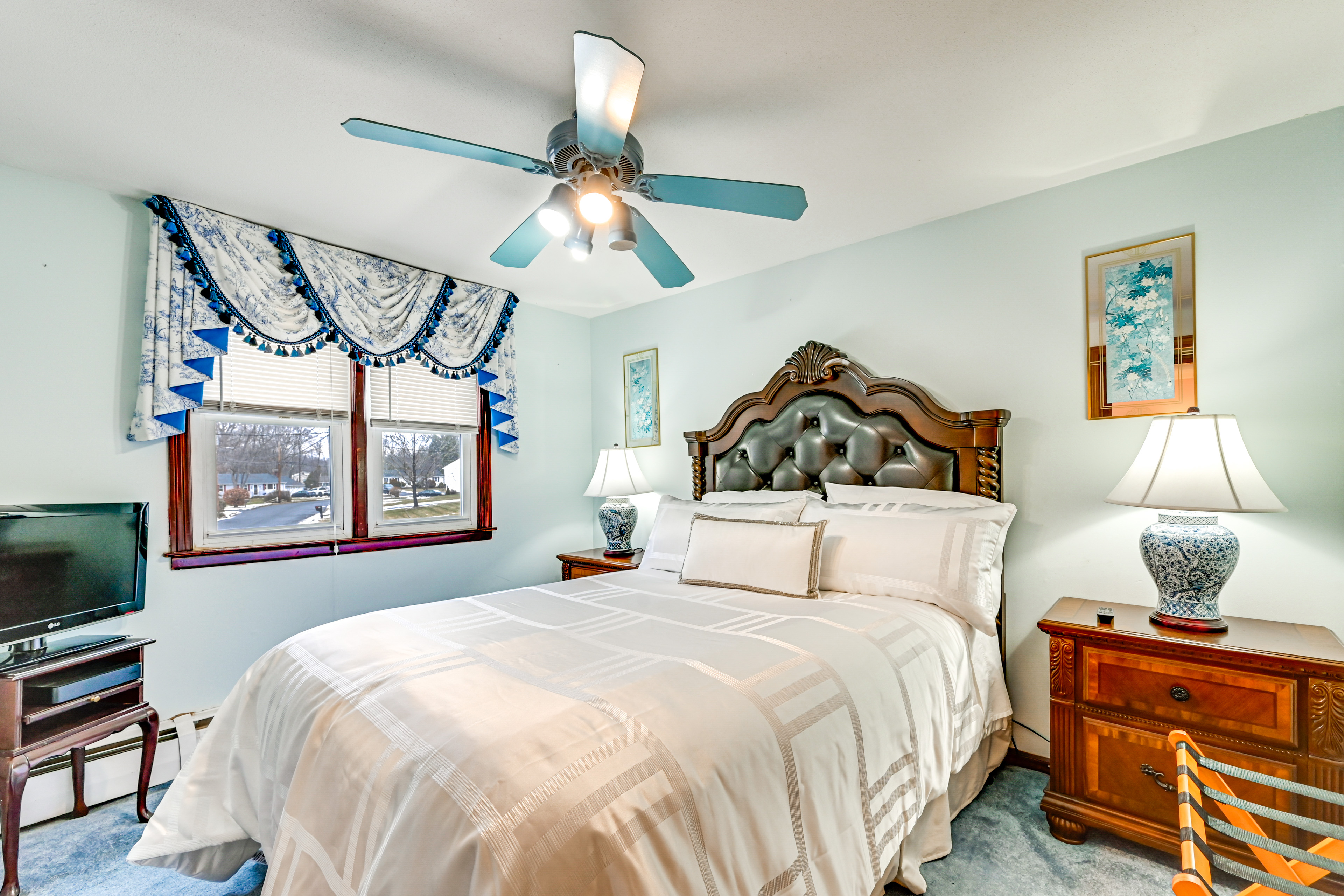 Spacious Yard w/ Gazebo: Charming Windsor Retreat