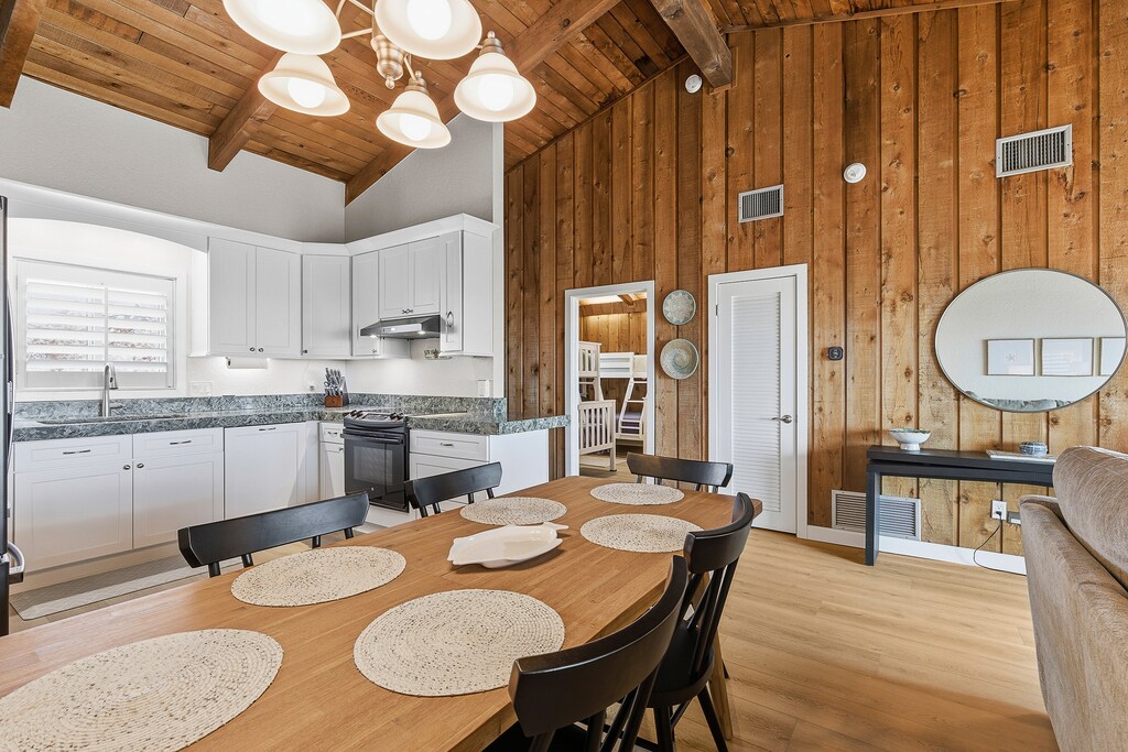 Dinnig room Kitchen