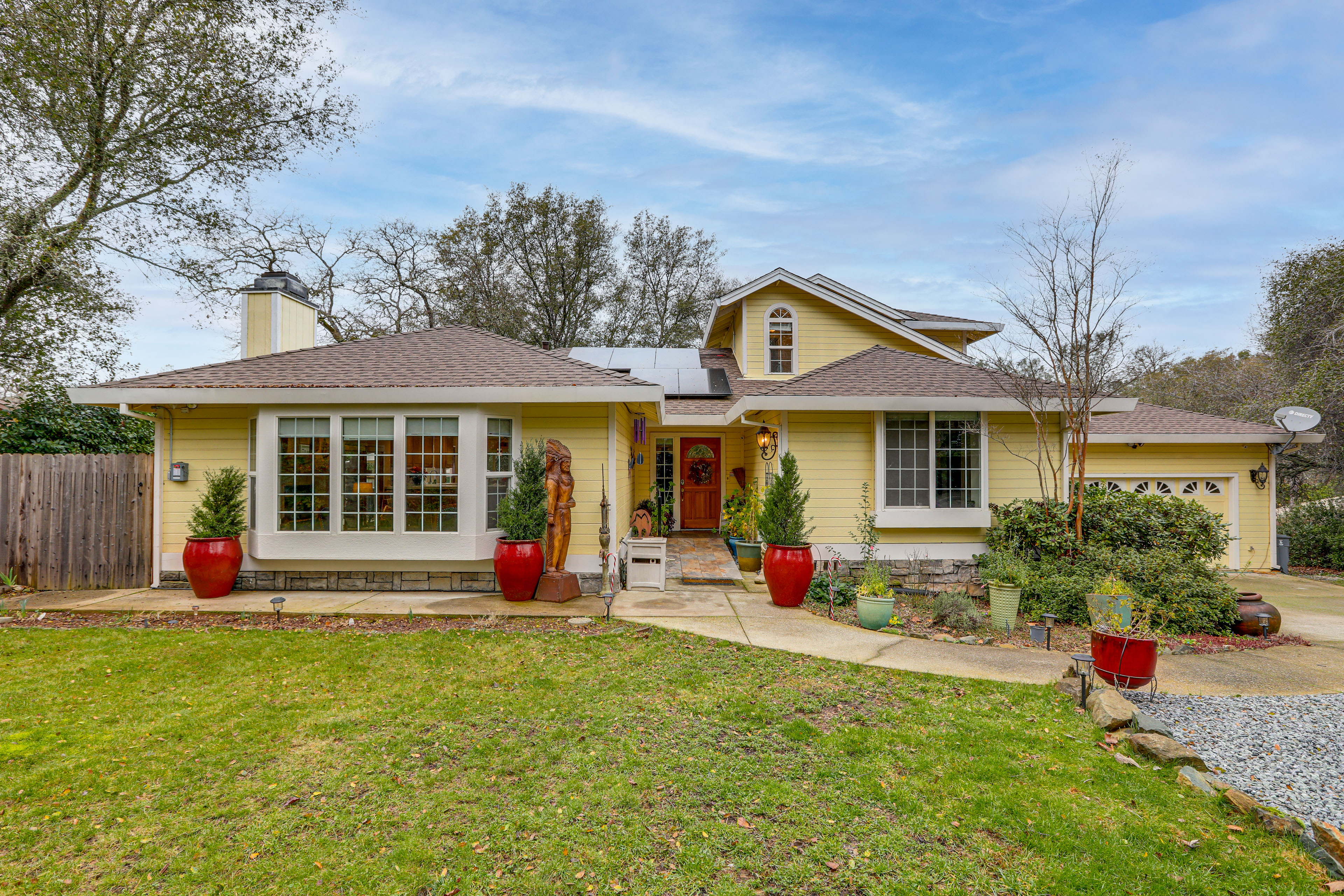 Hot Tub & Huge Patio: Home 5 Mi to Old Town Auburn