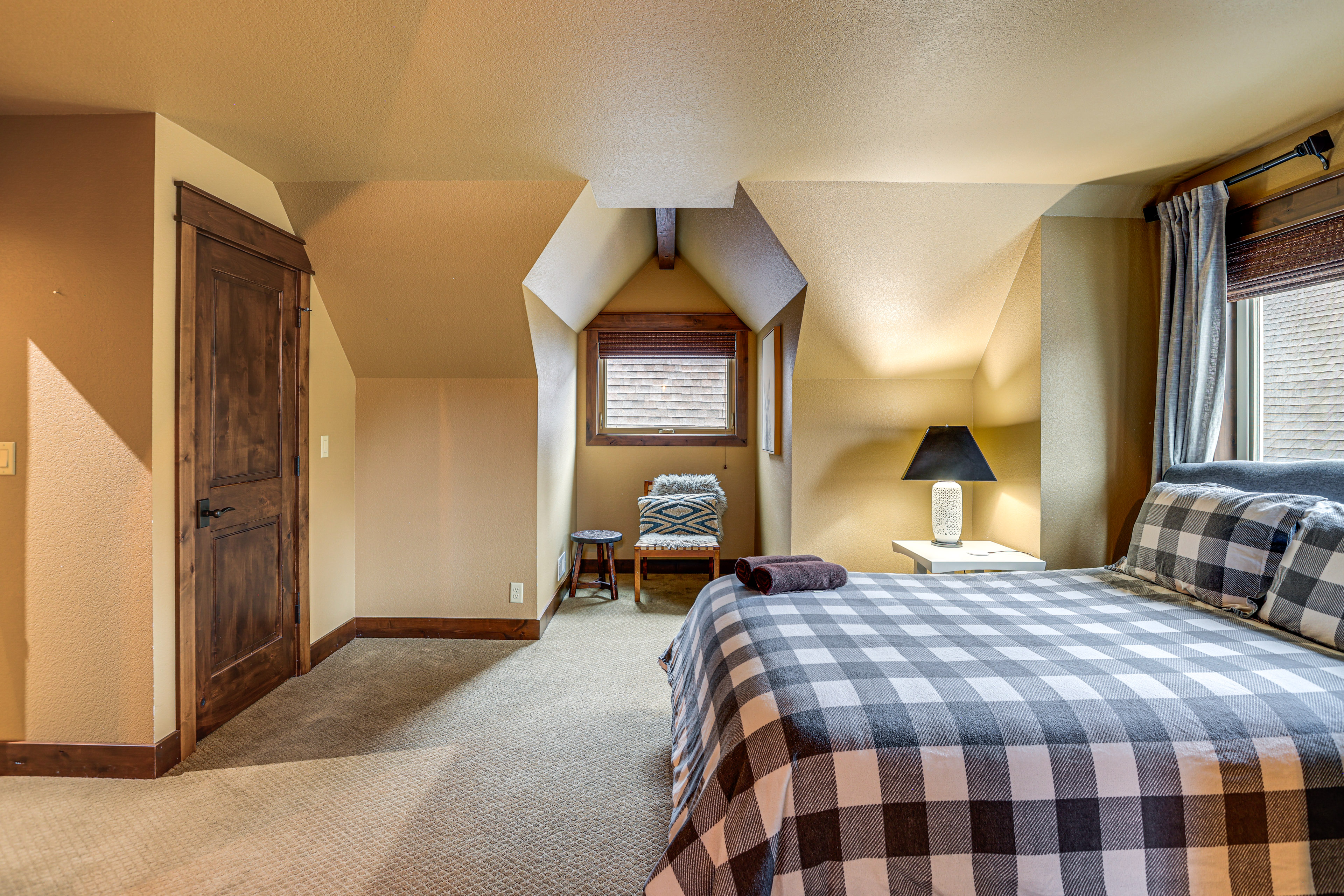 Hot Tub & Dock: Deschutes River All-Season Retreat