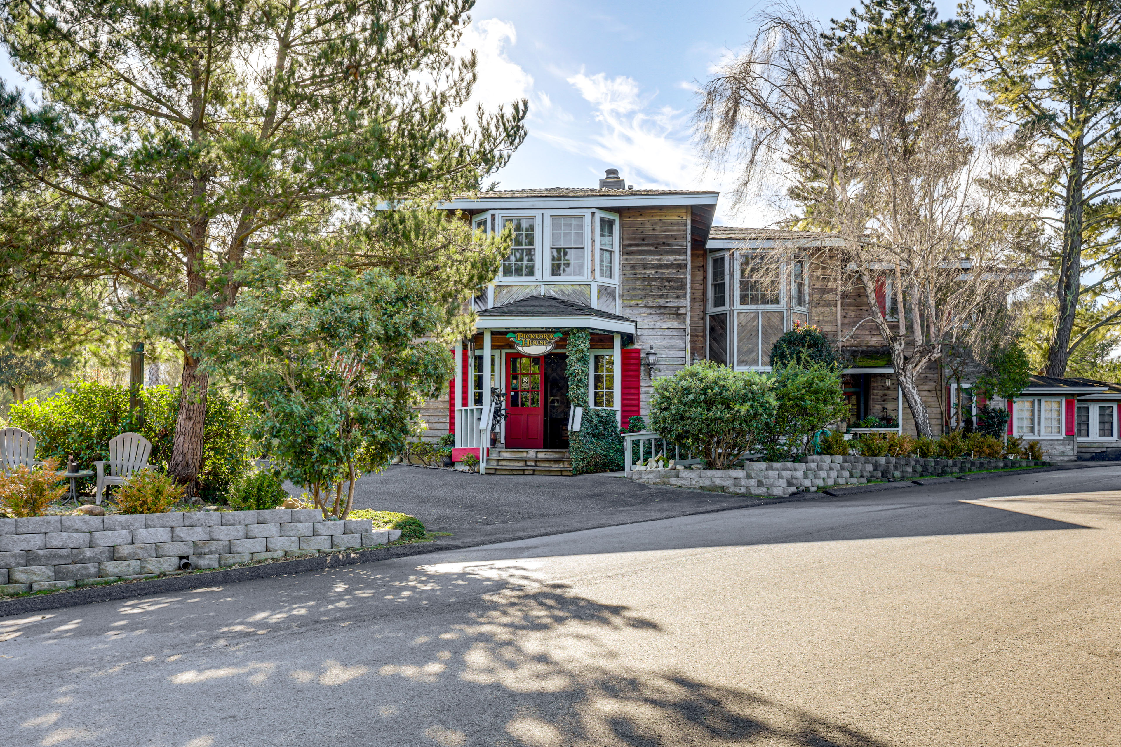 'The Pickford House' - Luxury Central Coast Stay!